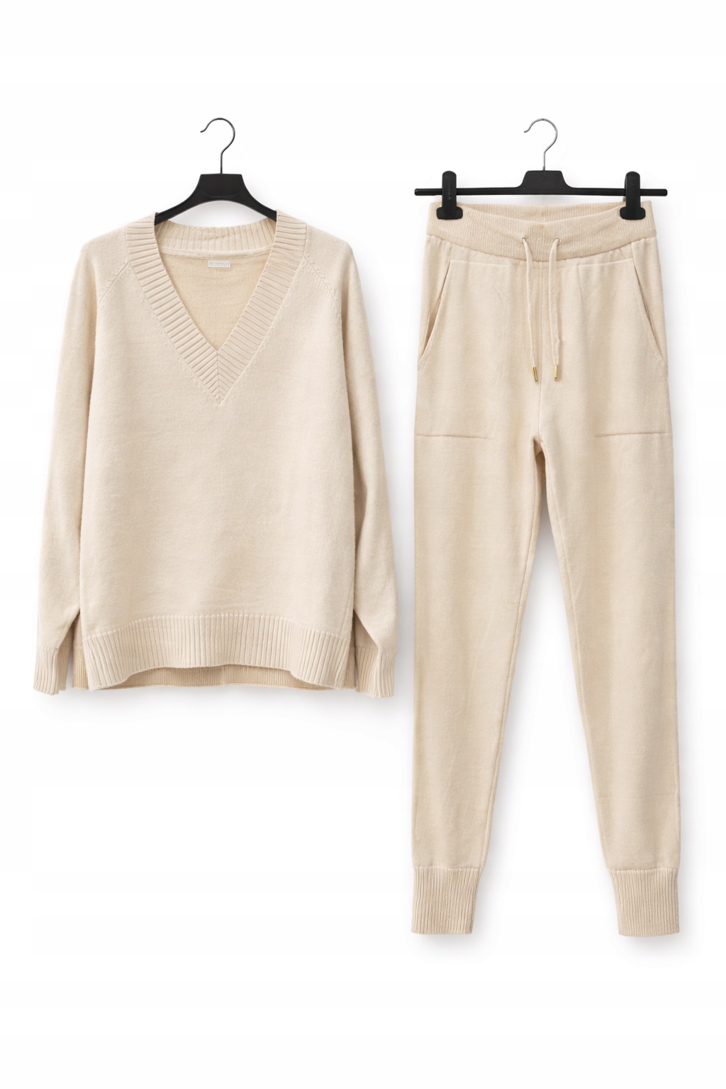 0013 Komplet damski dzianinowy czarny V-neck dres premium Bezowy