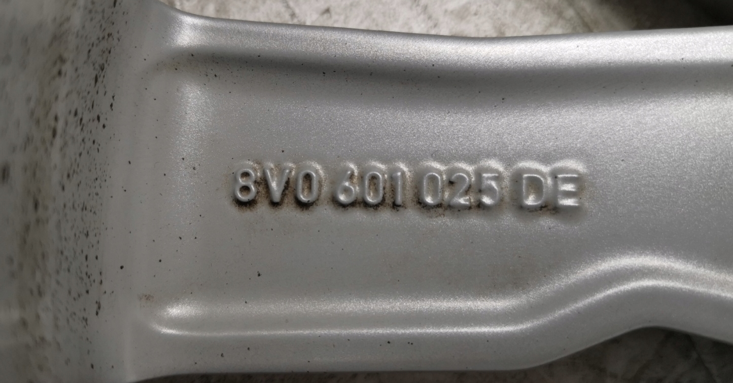 disk hliníkový disk 17" 7.5x17 Audi A3 8V0601025DE original