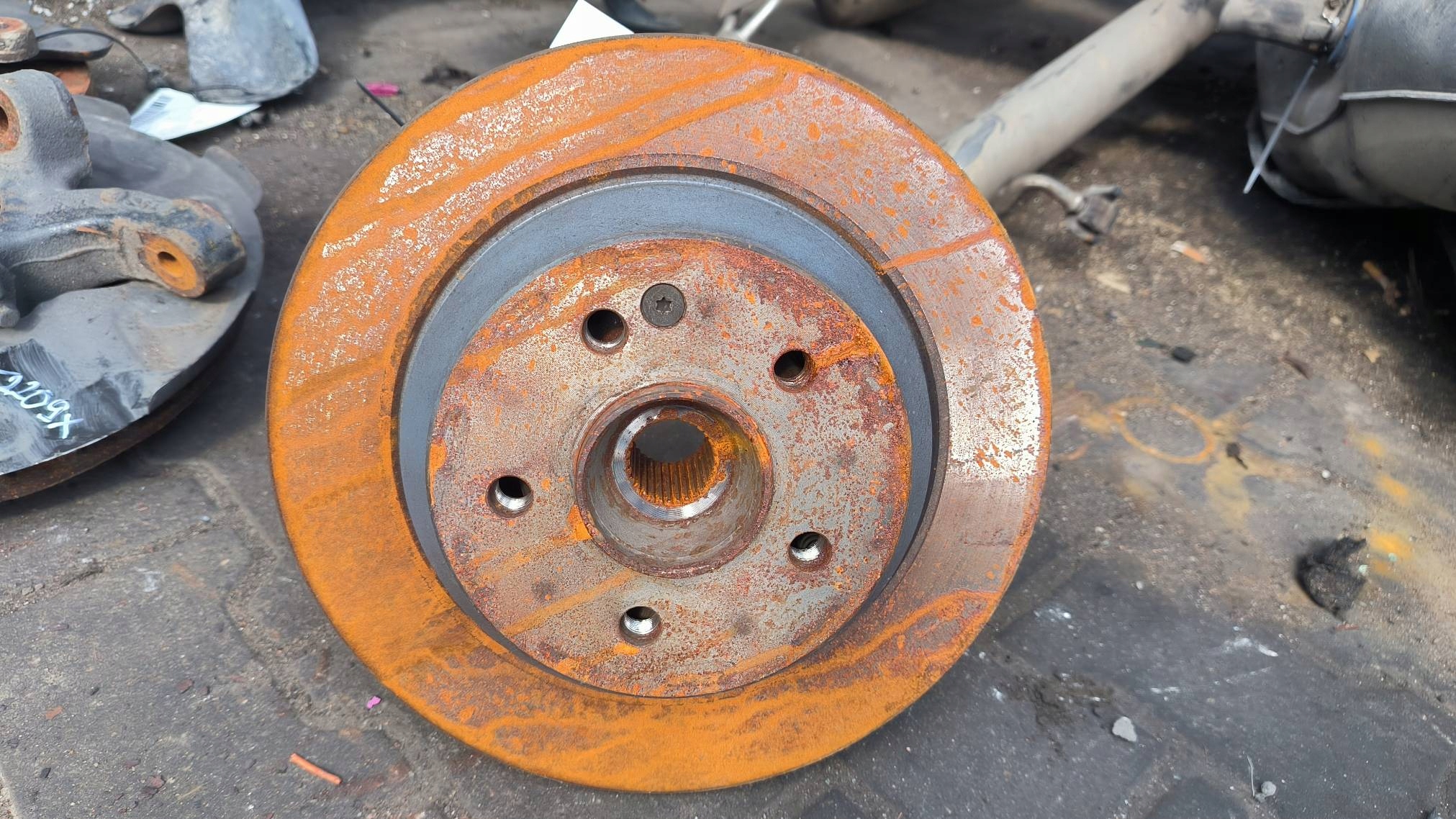 swing left rear part A447357 Mercedes-BENZ W447 VITO