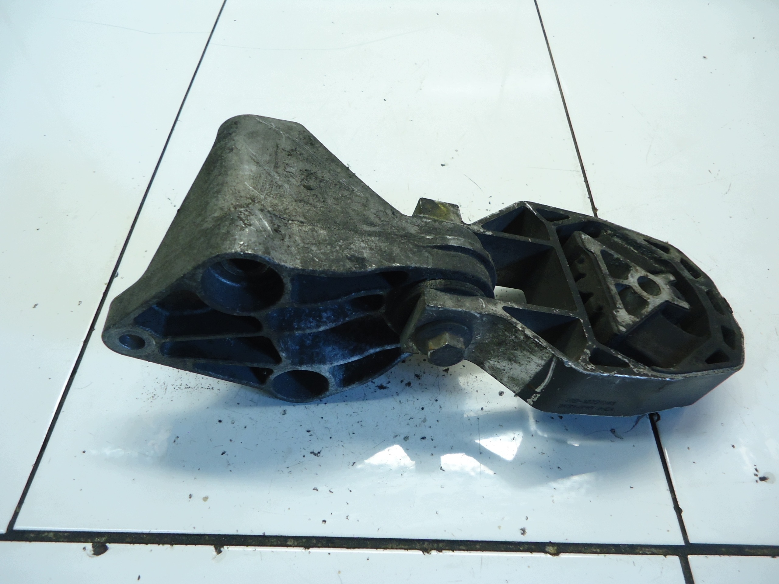 FORD FOCUS 1.6 ECOBOOST holder engine mount BV61-6P082-CA