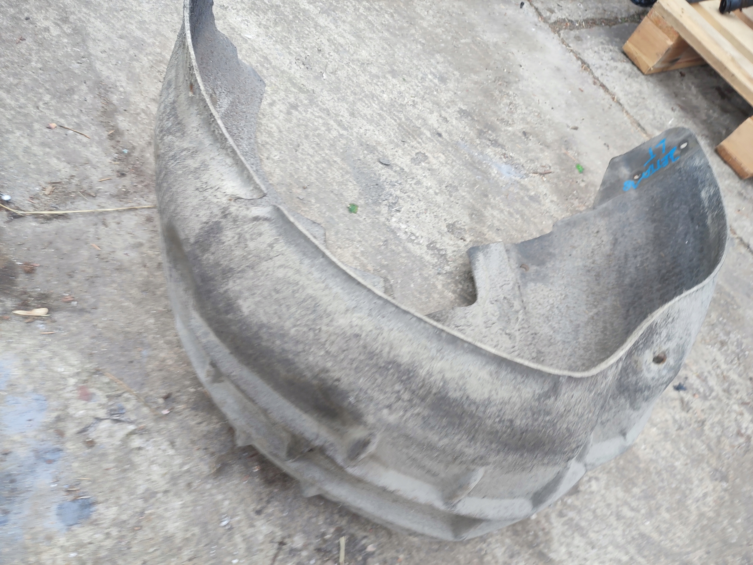 mudguard left rear part left rear. Volkswagen Jetta VI