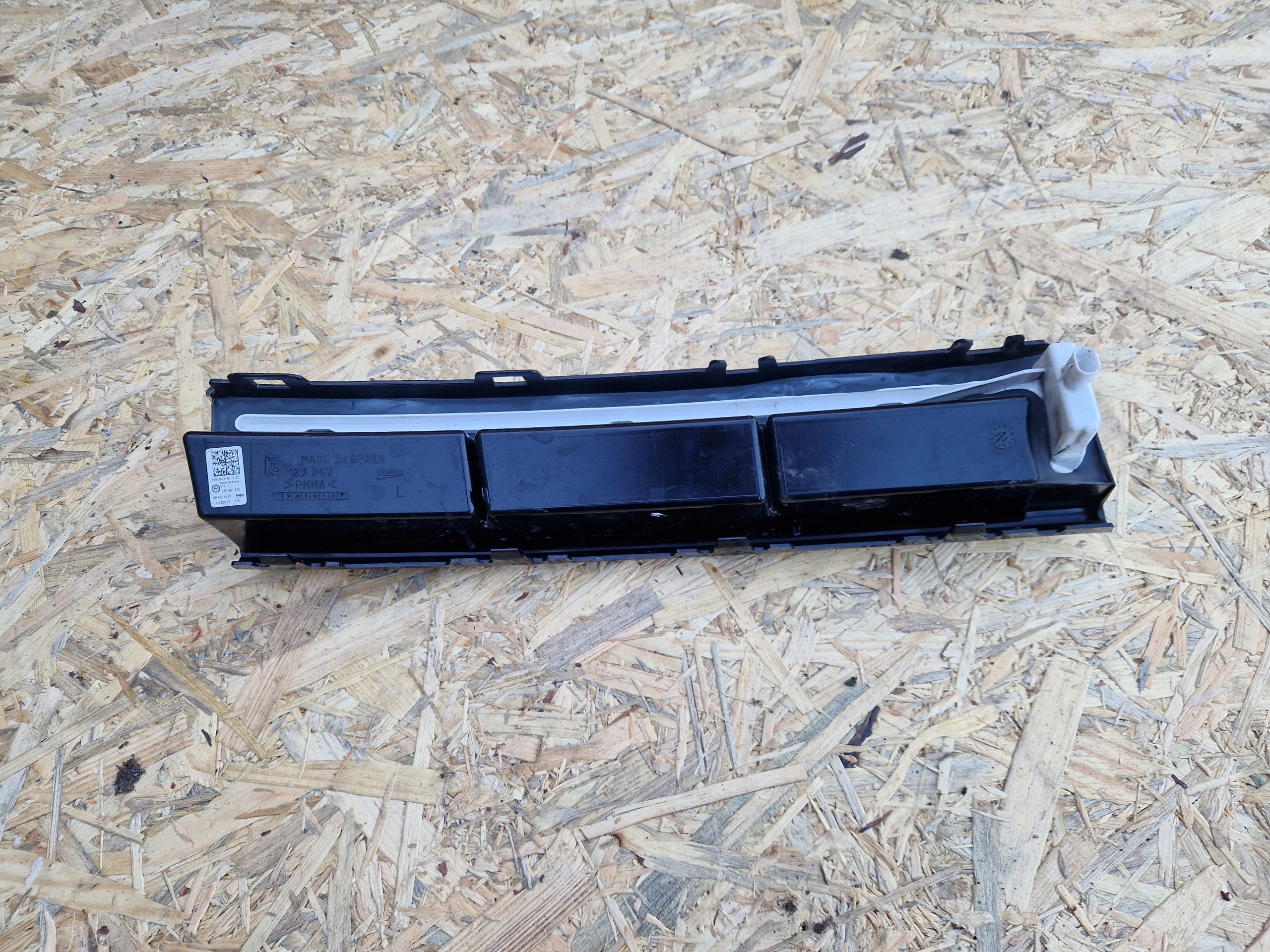 led левый решетка радиатора vw PASSAT B9 3J