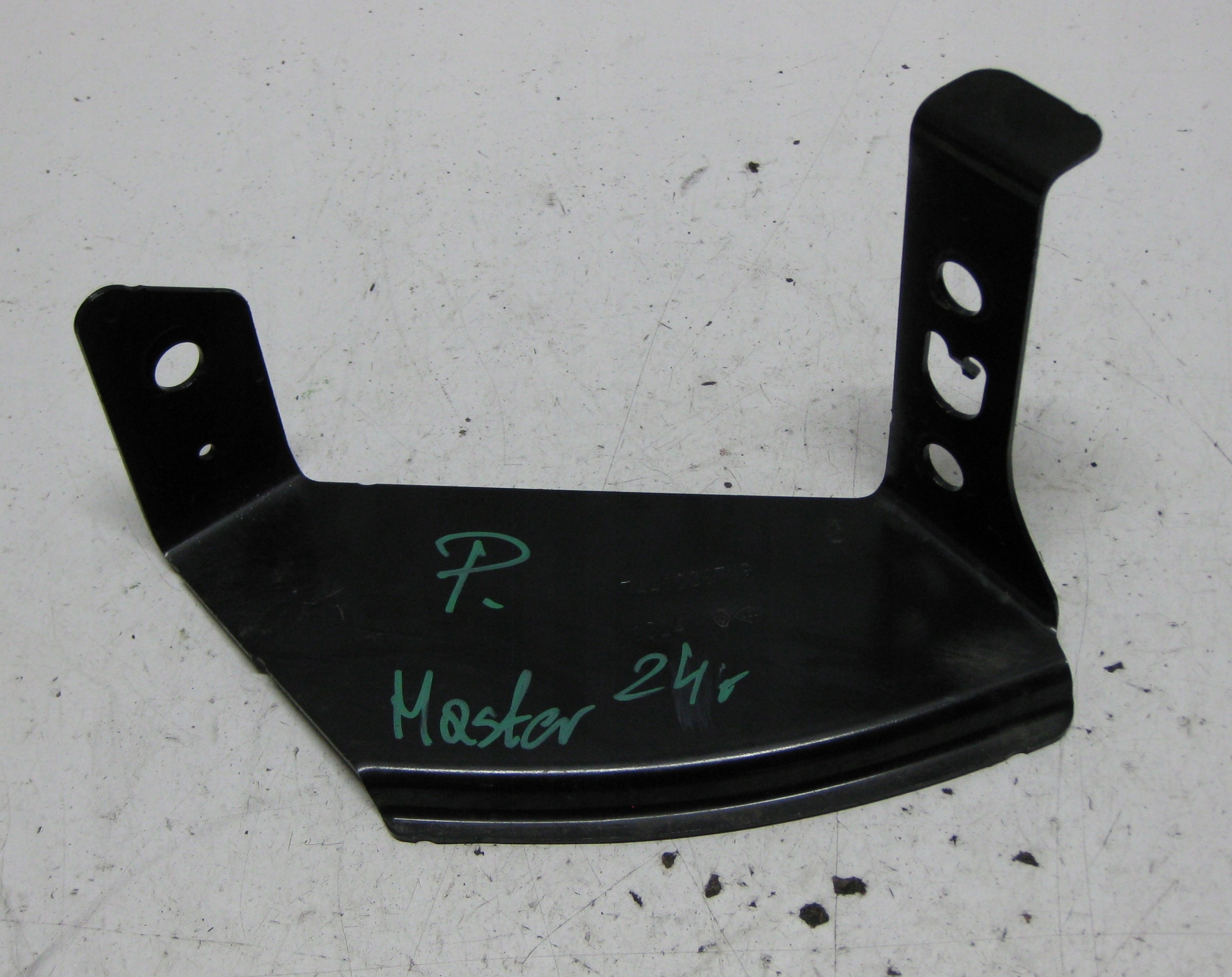 RENAULT MASTER III right holder of a bumper front 744623971R