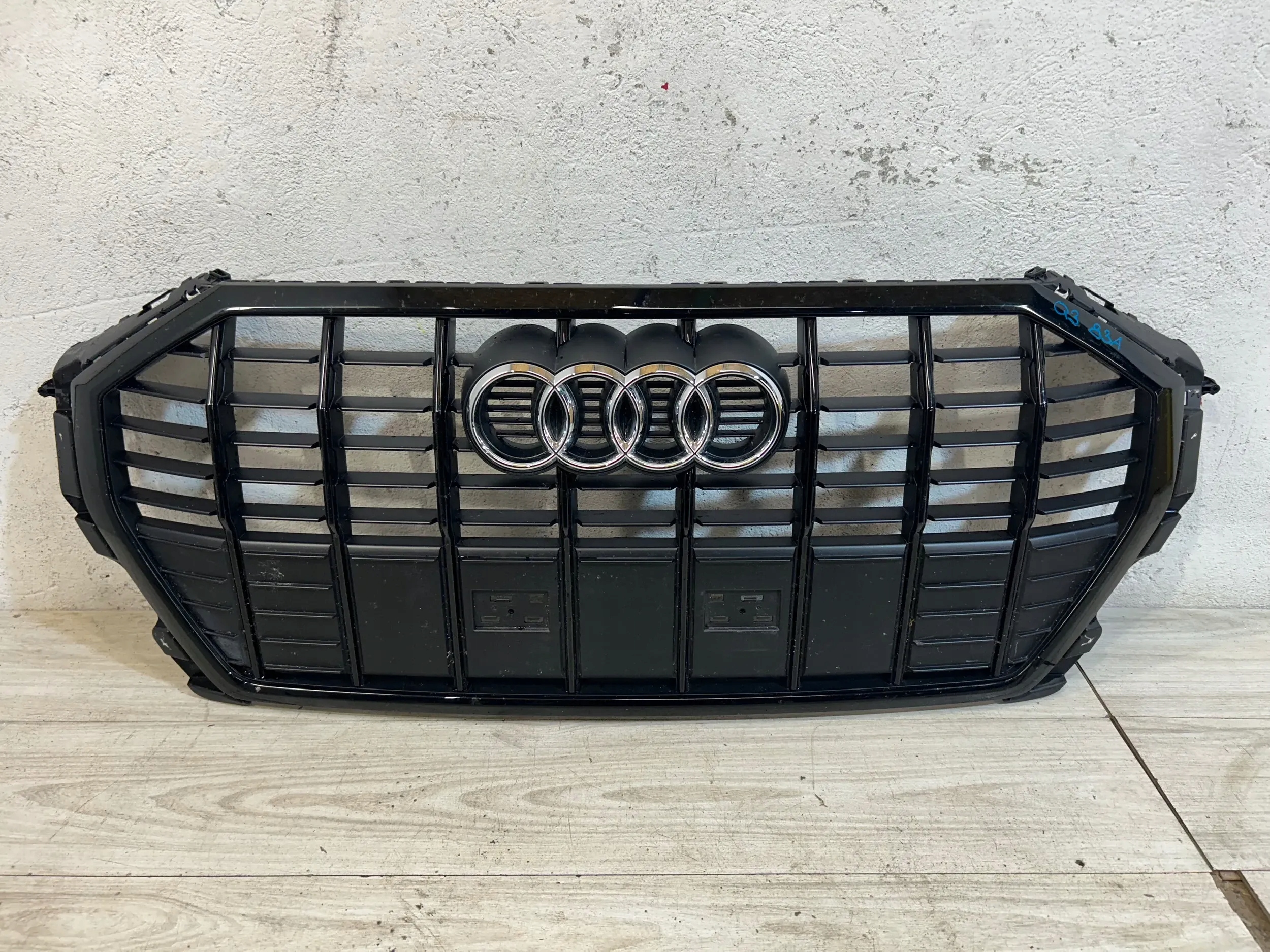 Audi Q3 Kühlergrill FRONTGRILL Kühlergitter - Thumbnail 1