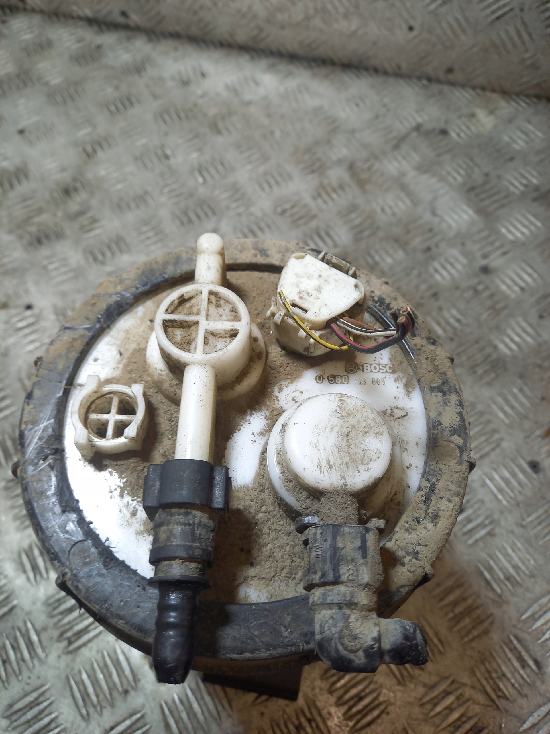 feed pump TOYOTA COROLLA E12 0580313085