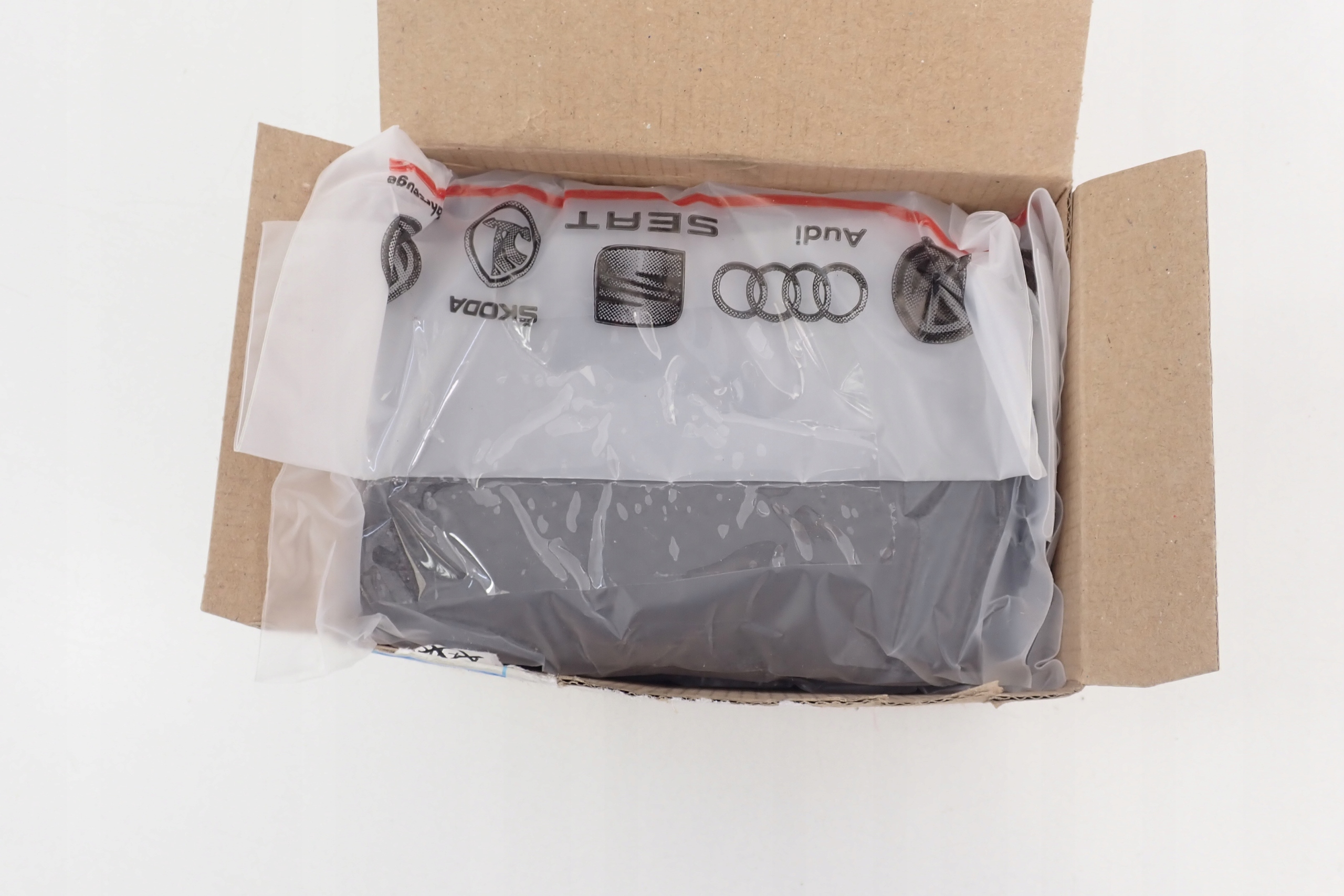 AUDI Q5 80A ZESTAW ELEMENTOW MOCUJACYCH ZDERZAKA Installation side No information