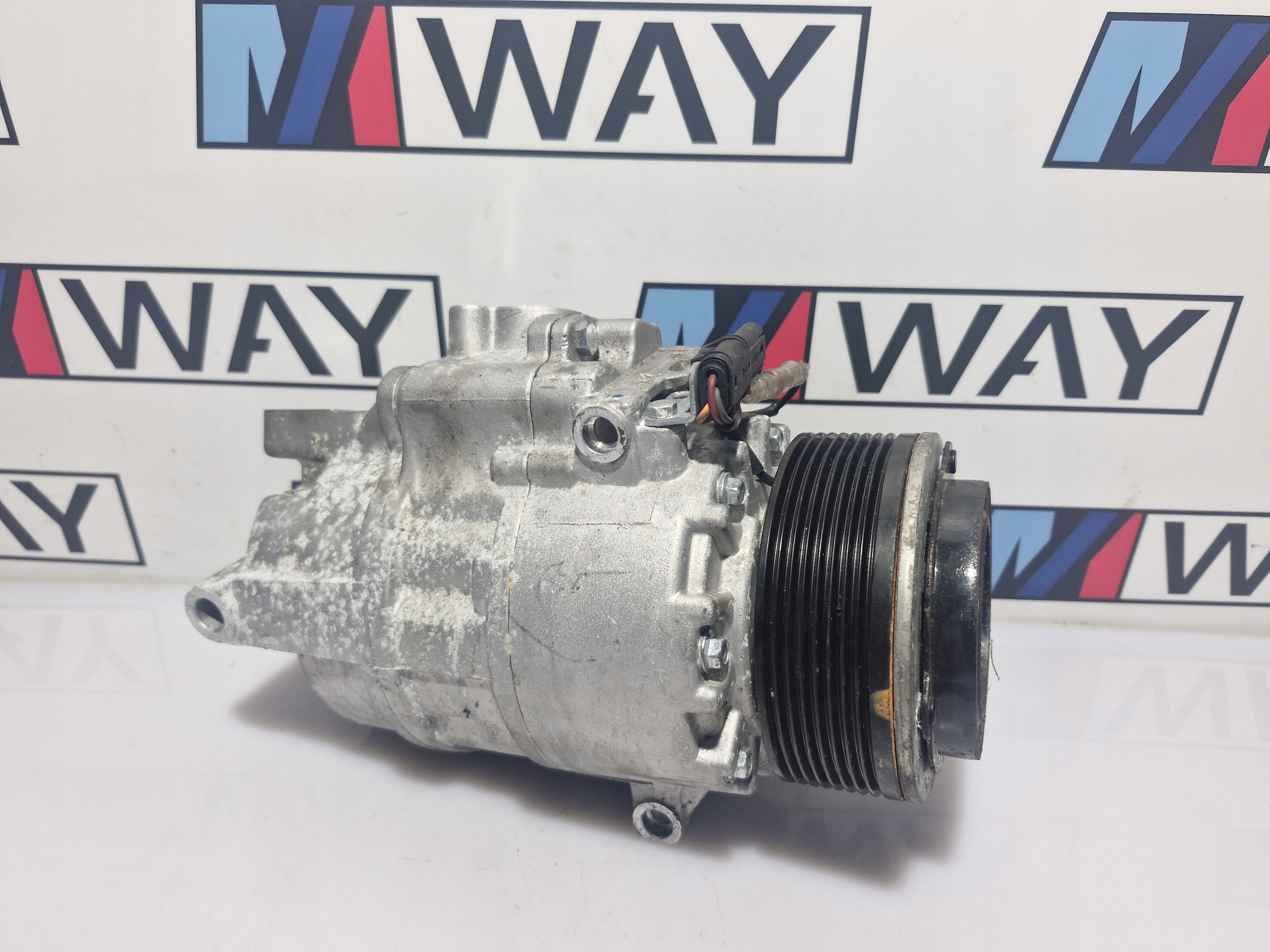 BMW F01 F02 X6 E71 compressor; air conditioning compressor 64526983398