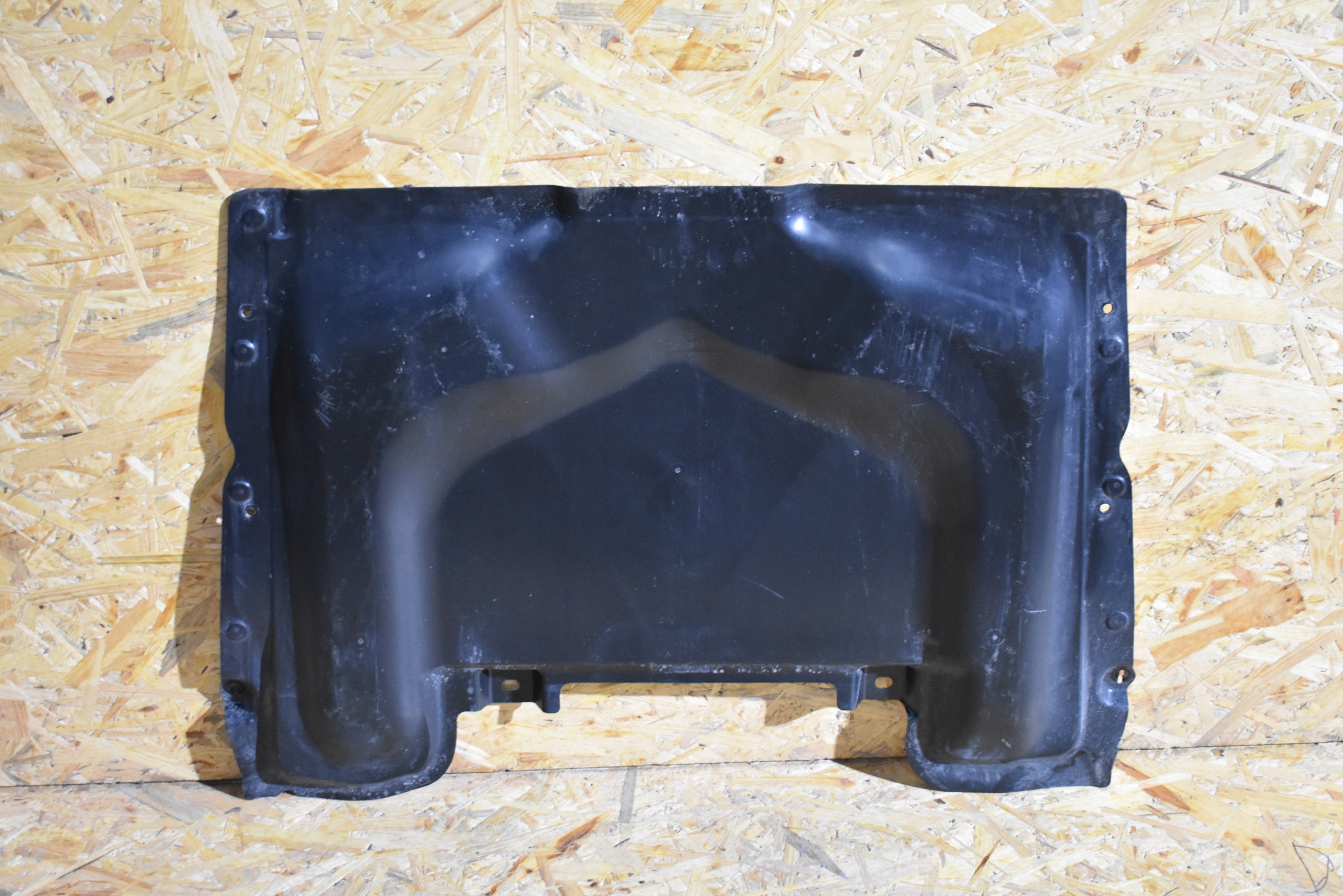 IDEALNA cover chassis AUDI A5 B10 1