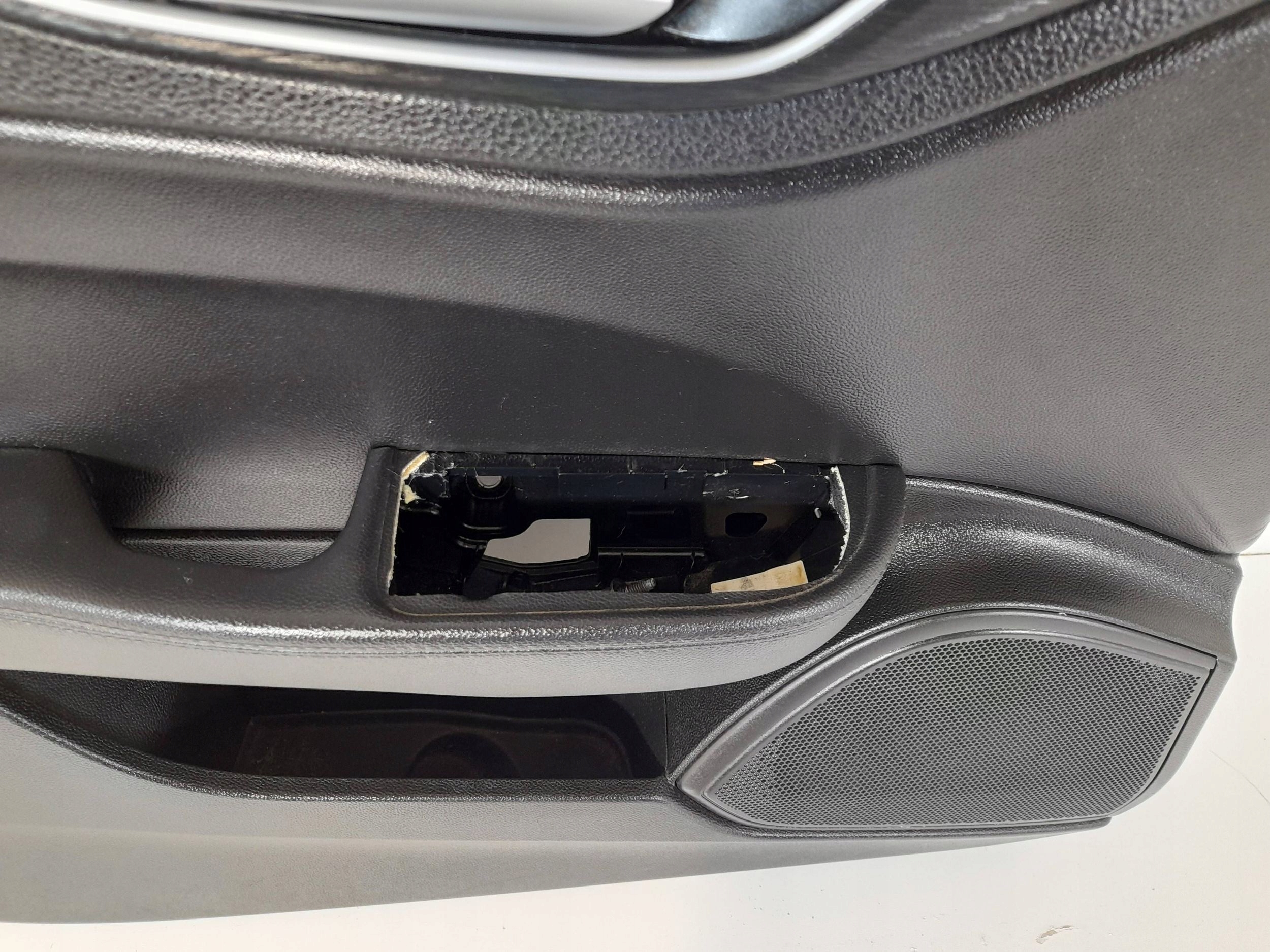 Alfa Romeo Giulia side front left JC3078270 (ET213)