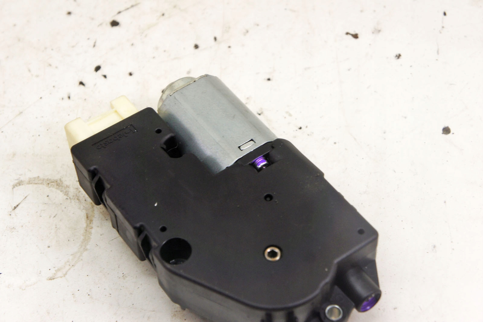 KM401 Jaguar XJ X351 Silniczek Szyberdachu Part number 4223869D