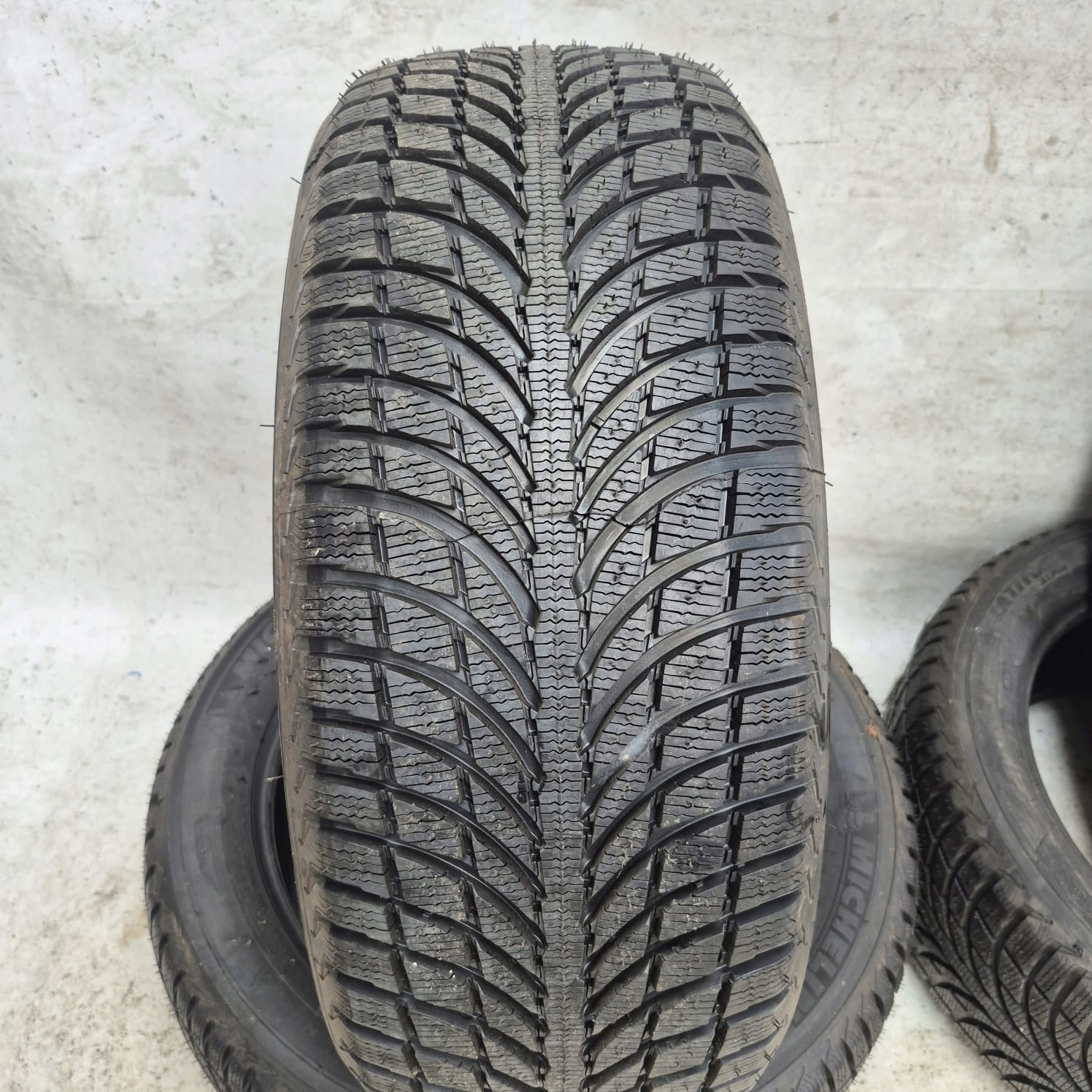 MICHELIN LATITUDE ALPIN 235/50 R19 tyres winter