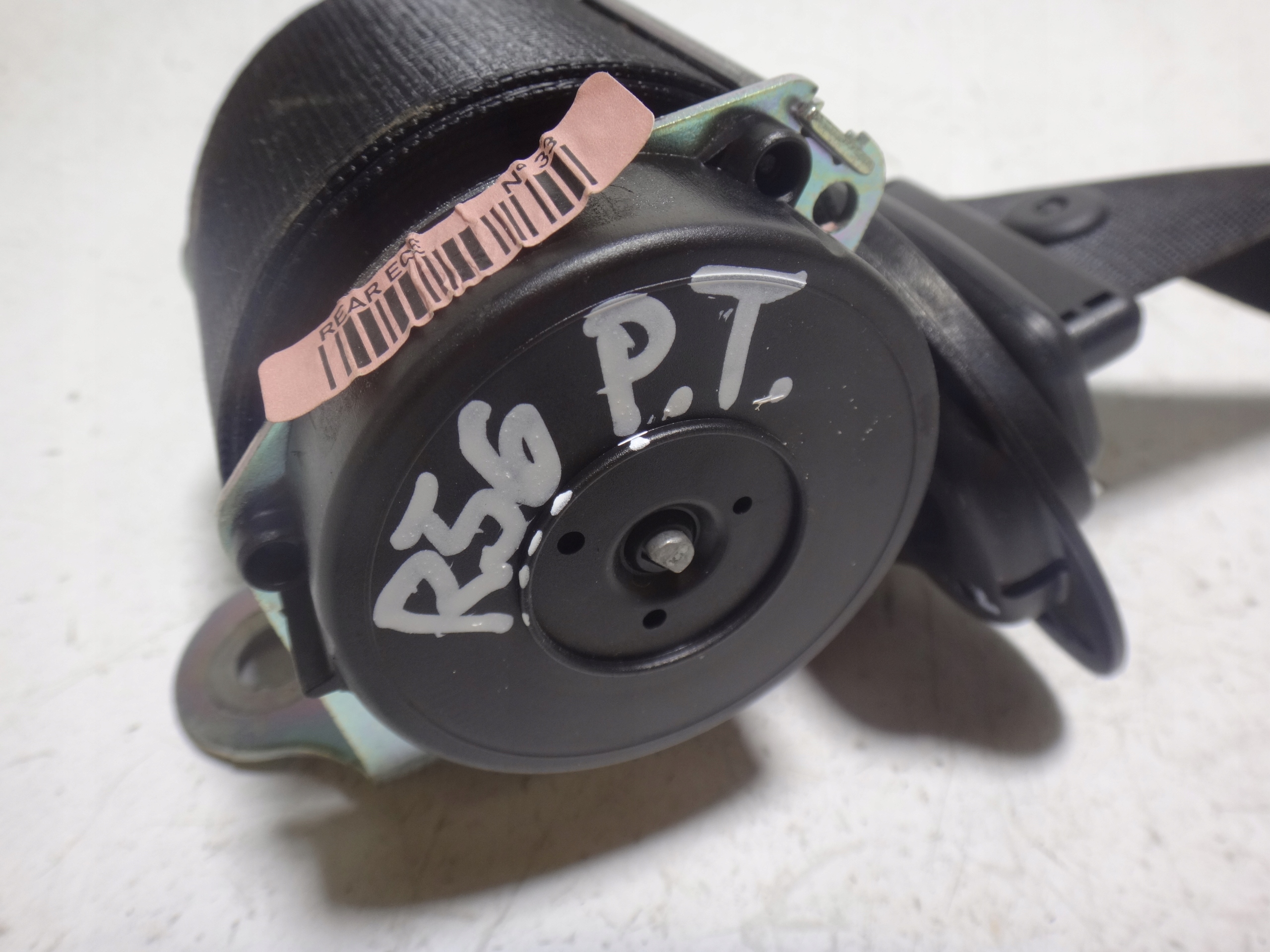 ремень безопасности правый задний MINI COOPER R56