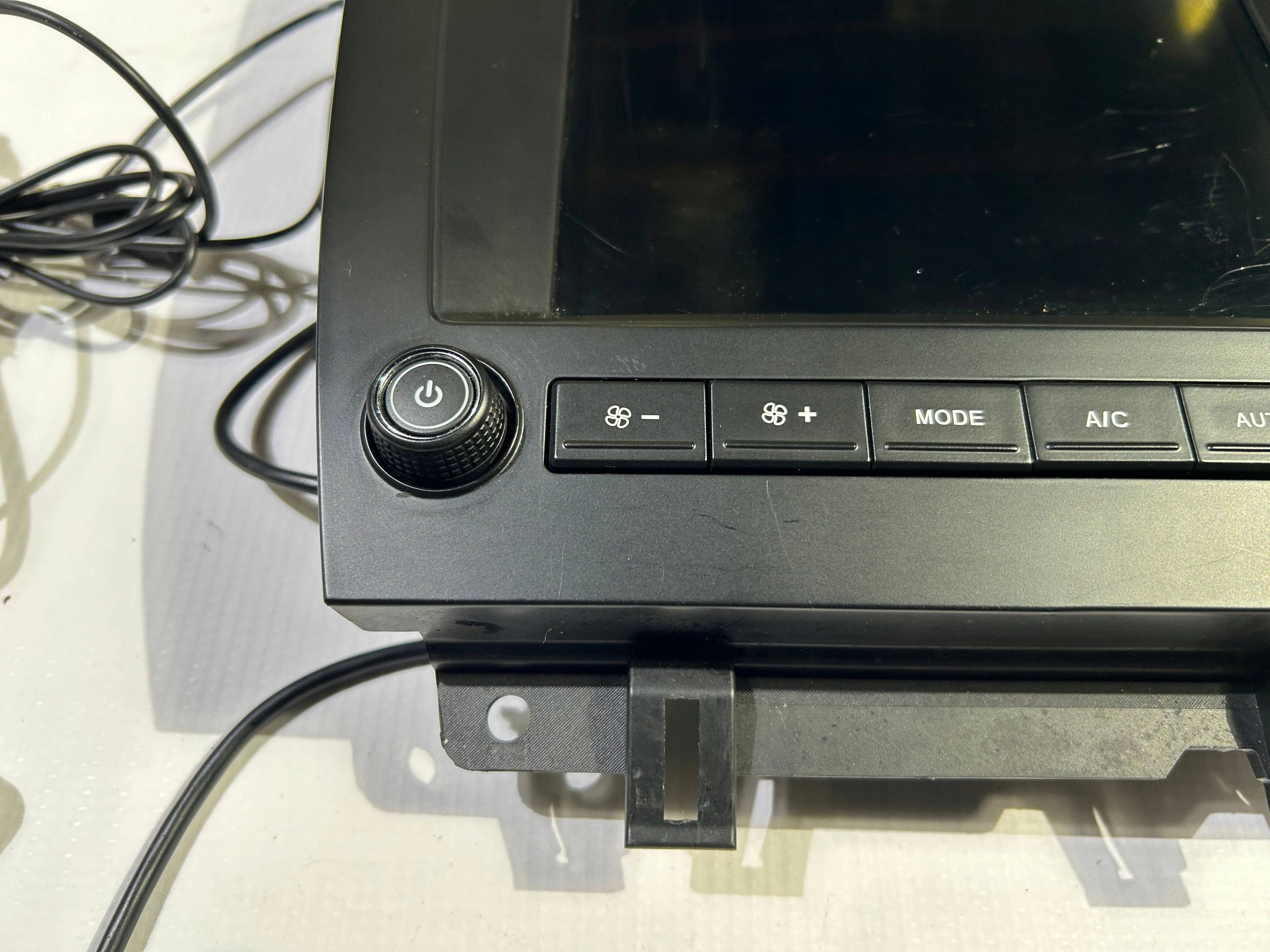 Radio ekran display panel tesla Ford Mustang 2010-2014