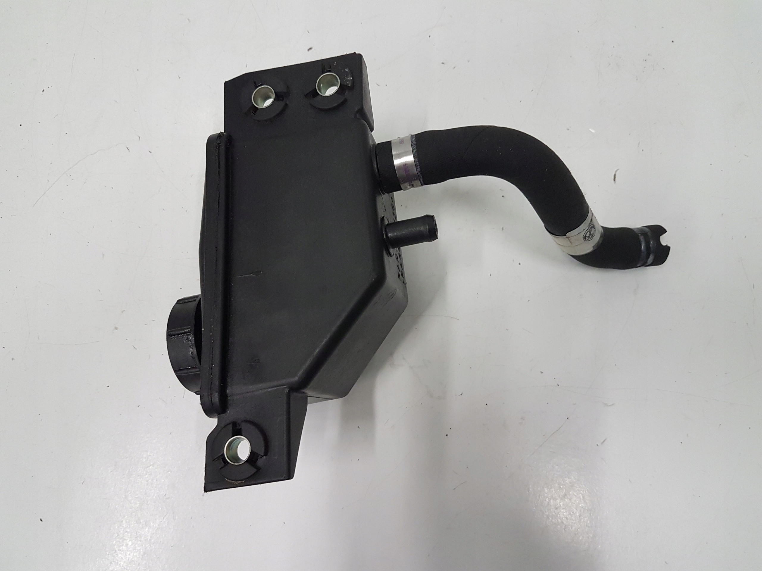 A819dc12469b95e6313c60a420dd