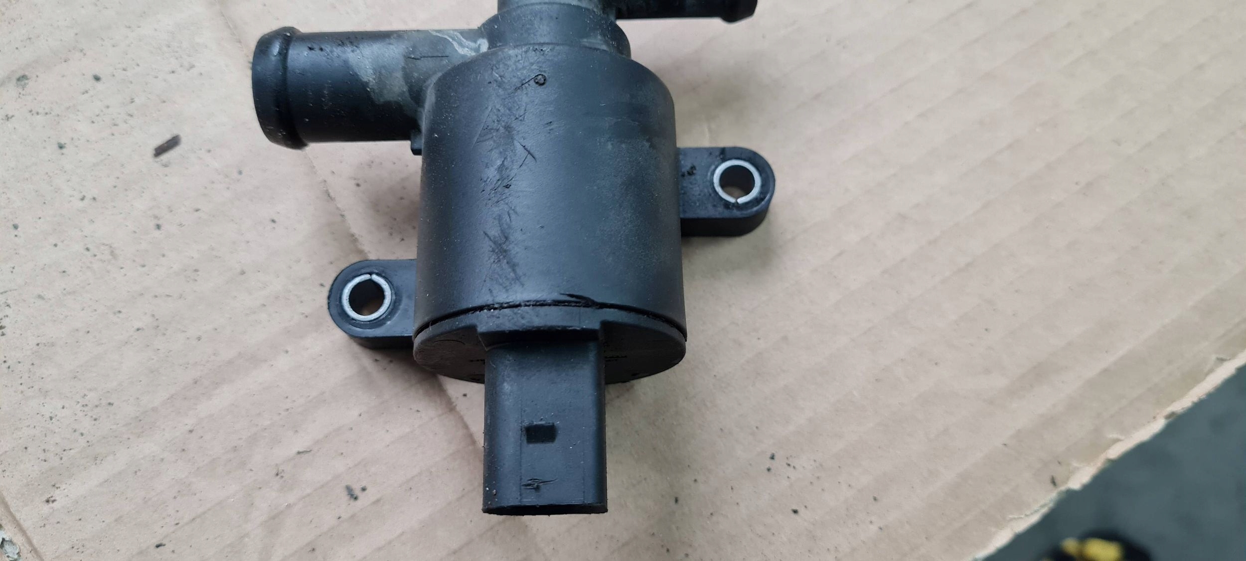 A5 8T LIFT valvola elettromagnetico 4H0121671B A4 B8 A5 A6 C7 4G
