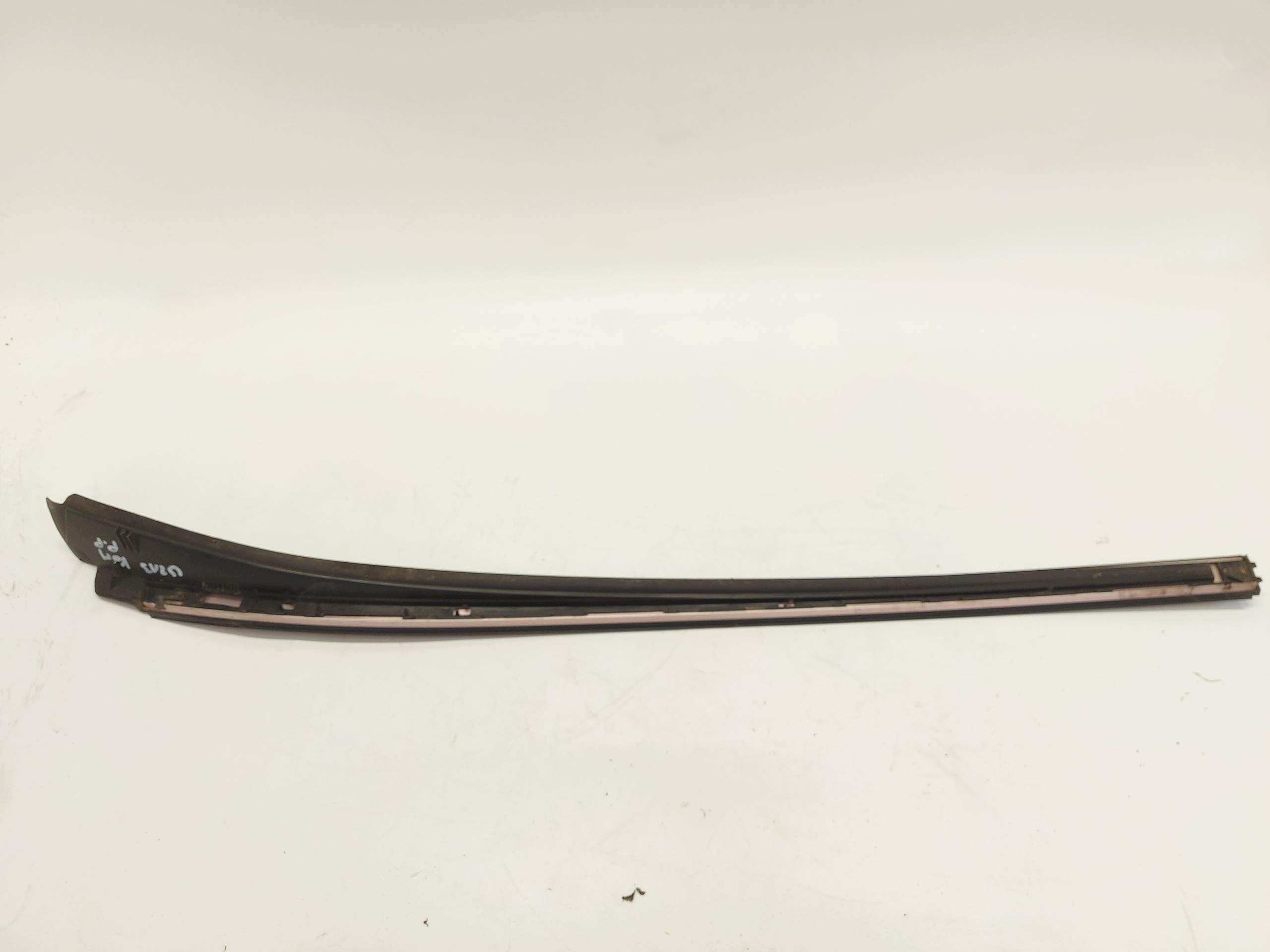 MERCEDES W213 E300de Kombi leiste schutzleiste fenster front rechts
