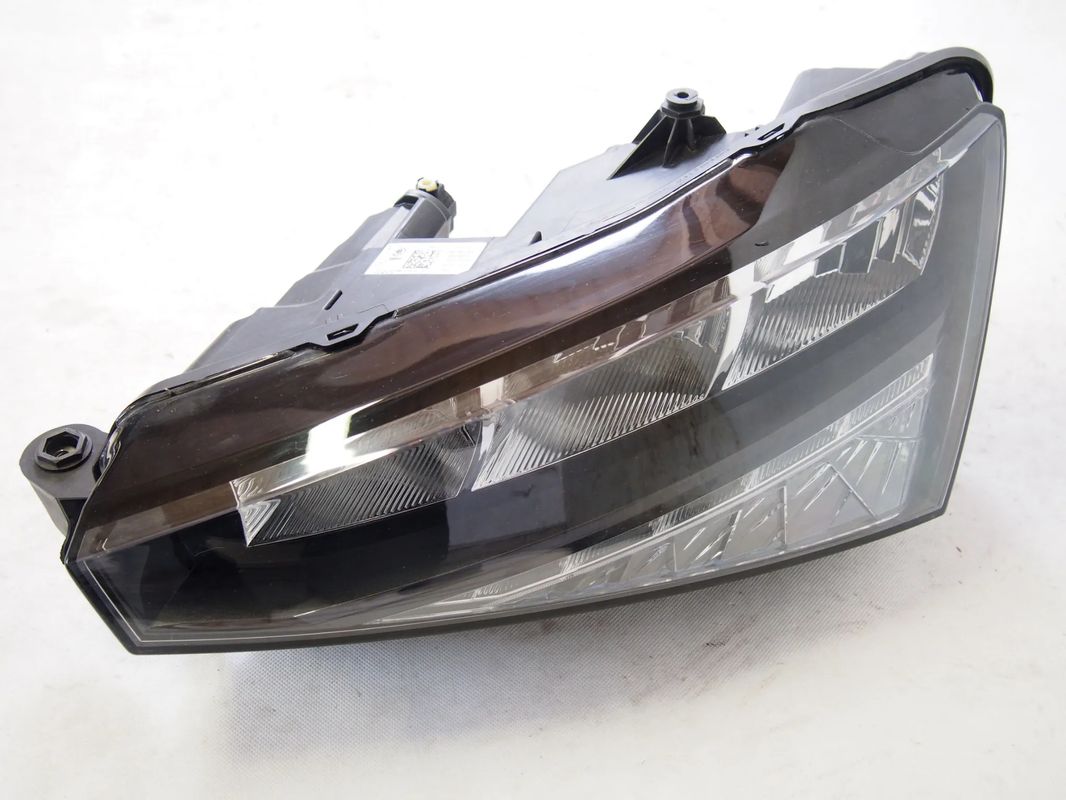 Skoda Scala 19r Reflektor left light left