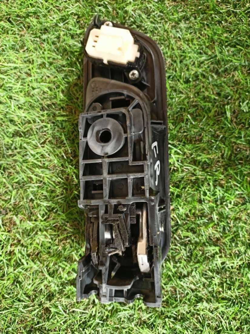 Poignée Interne Avant Droit Bouche buse Mazda CX-9 facelift 2009