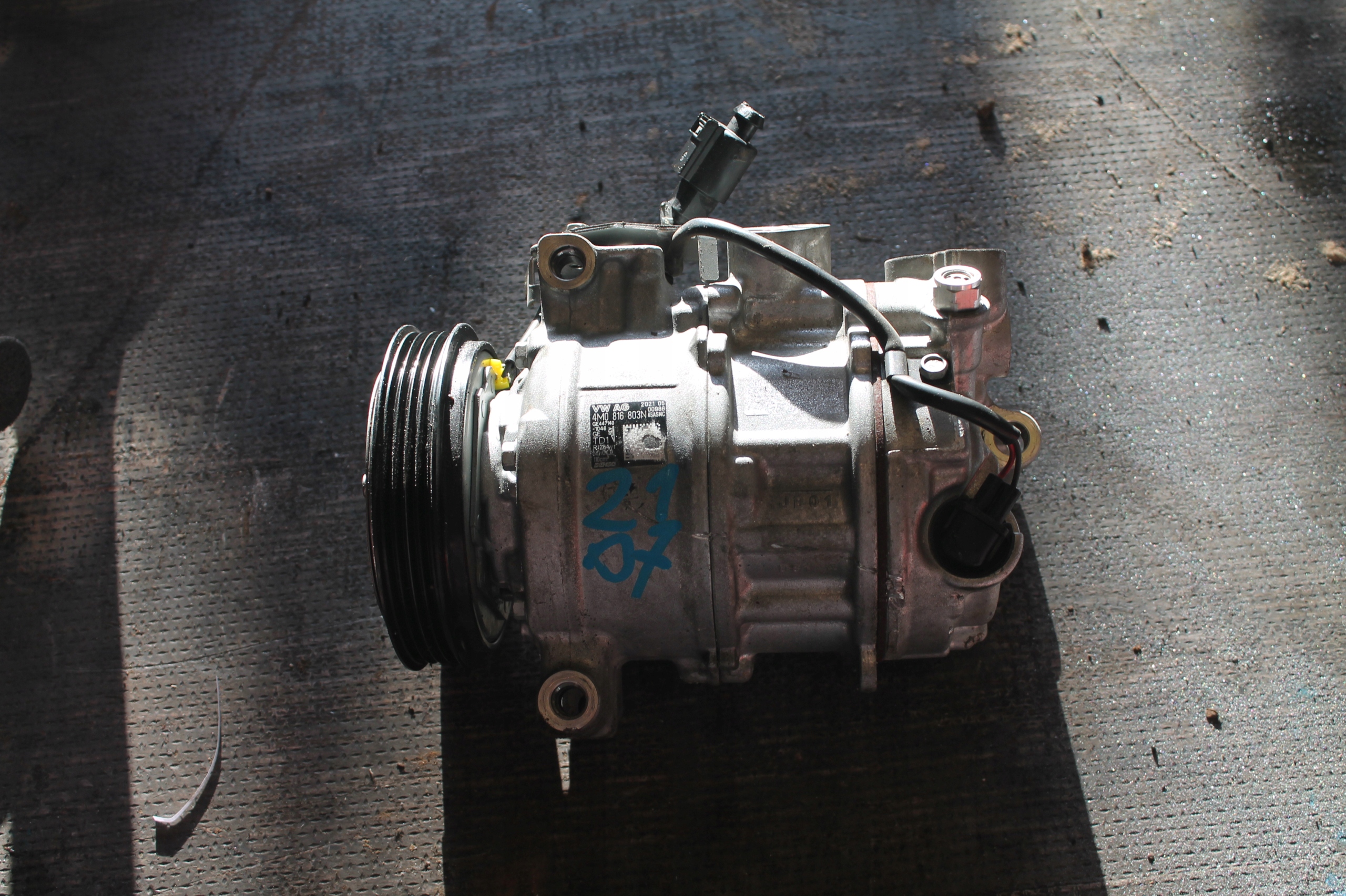 2107. Compressore KLIMATYZACJA 4M0816803N