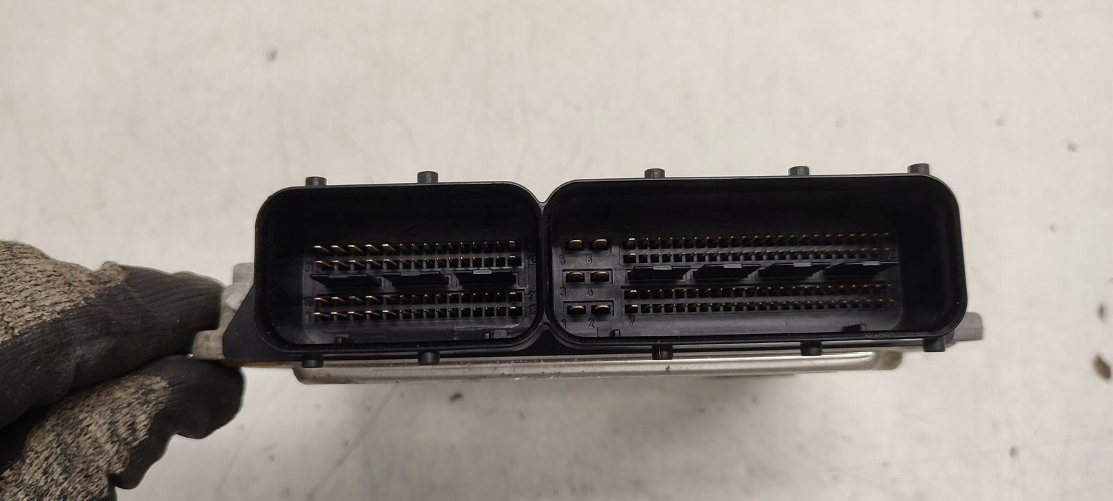 control unit computer of the engine Skoda Octavia II 2,0 FSI
