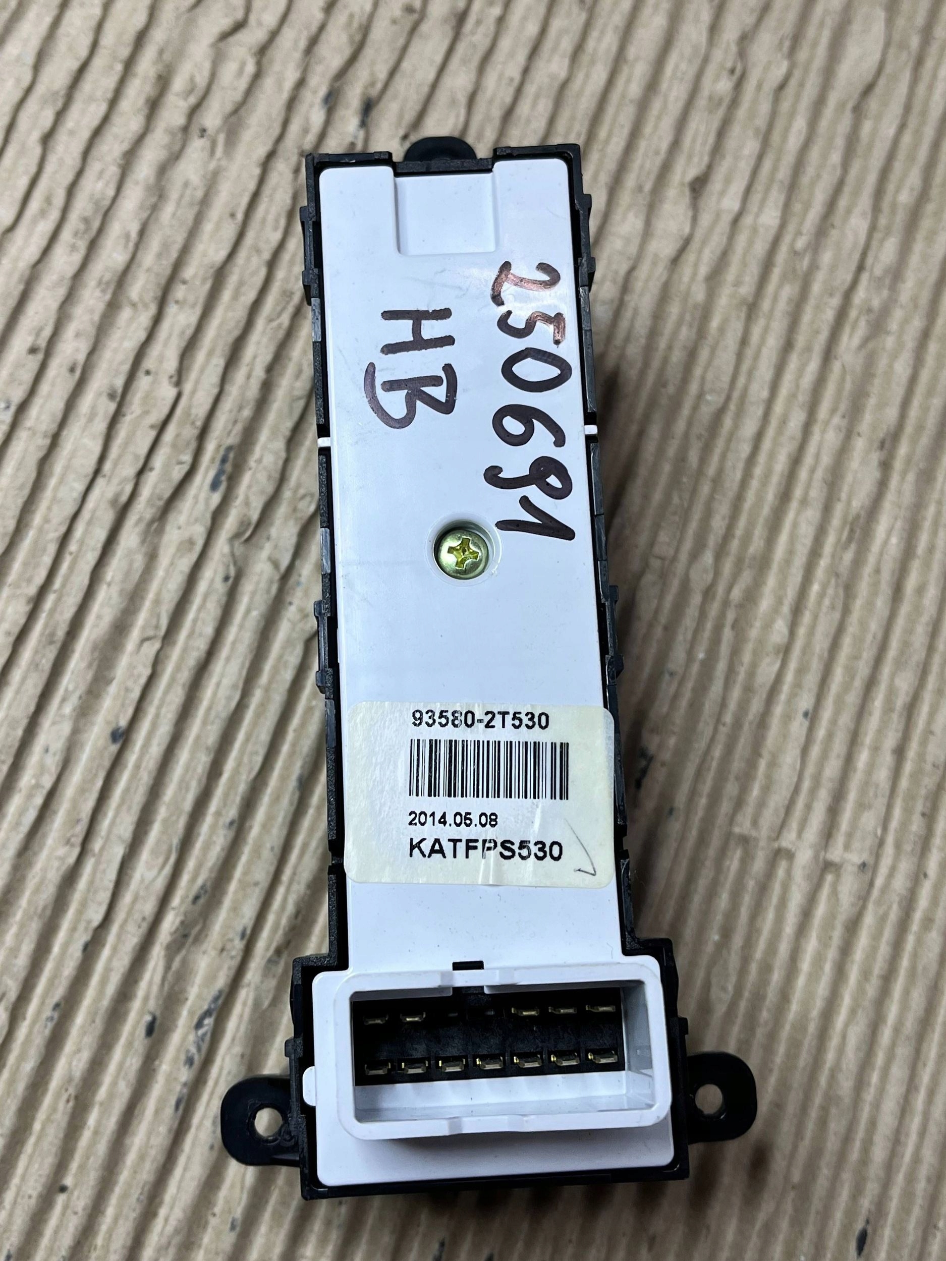window control switch KIA Optima 935802T030