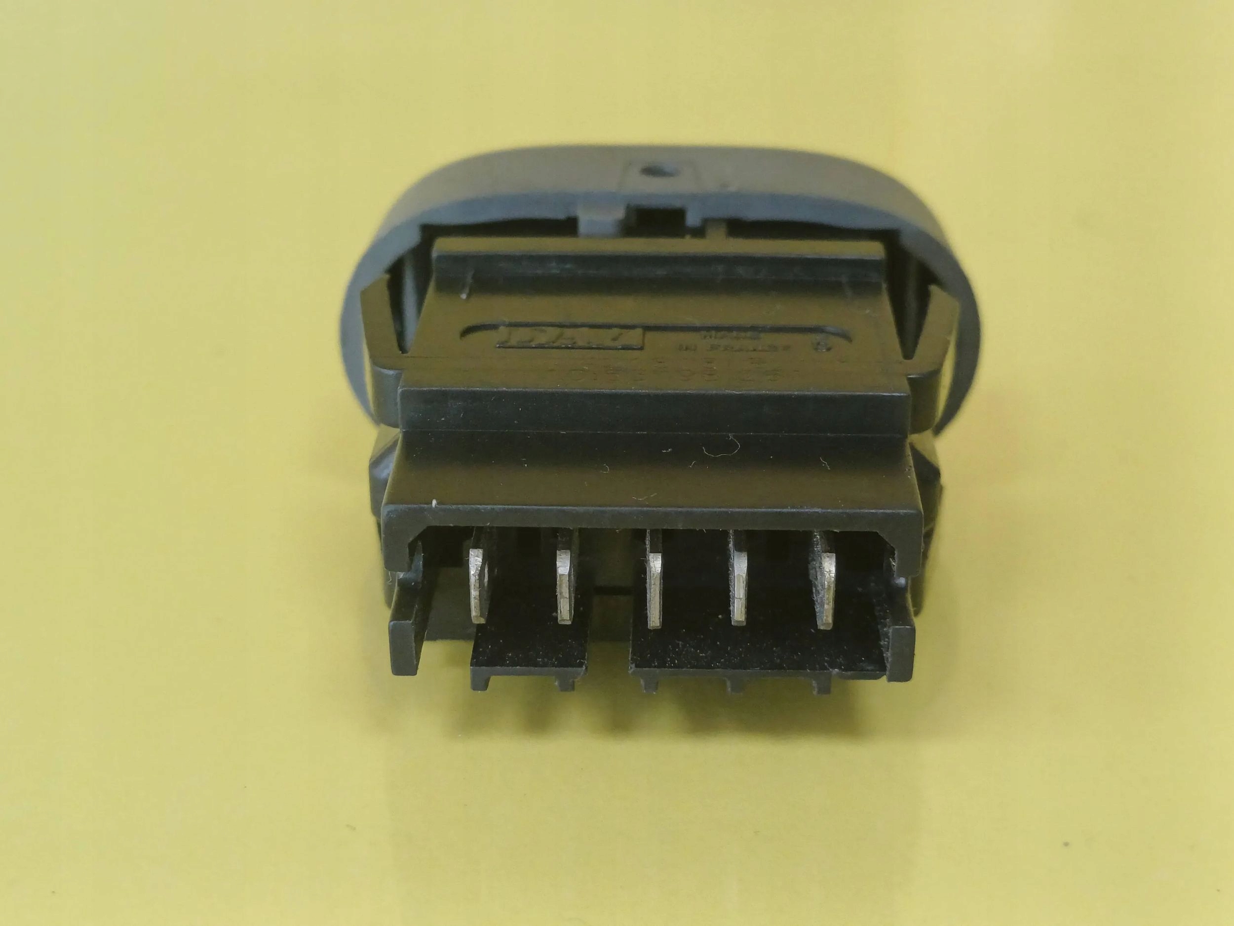switch of a lock central RENAULT 421818B RENAULT