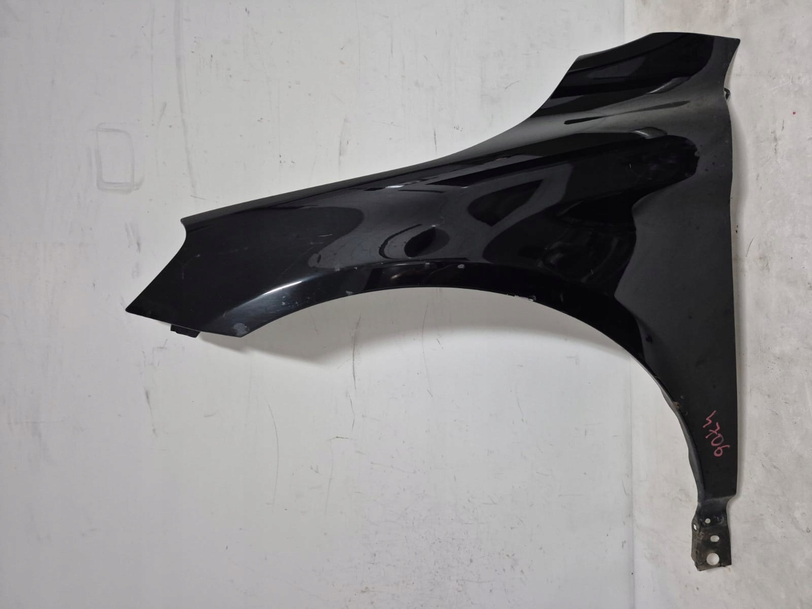 VOLVO XC60 and 1 08-17 fender front front left