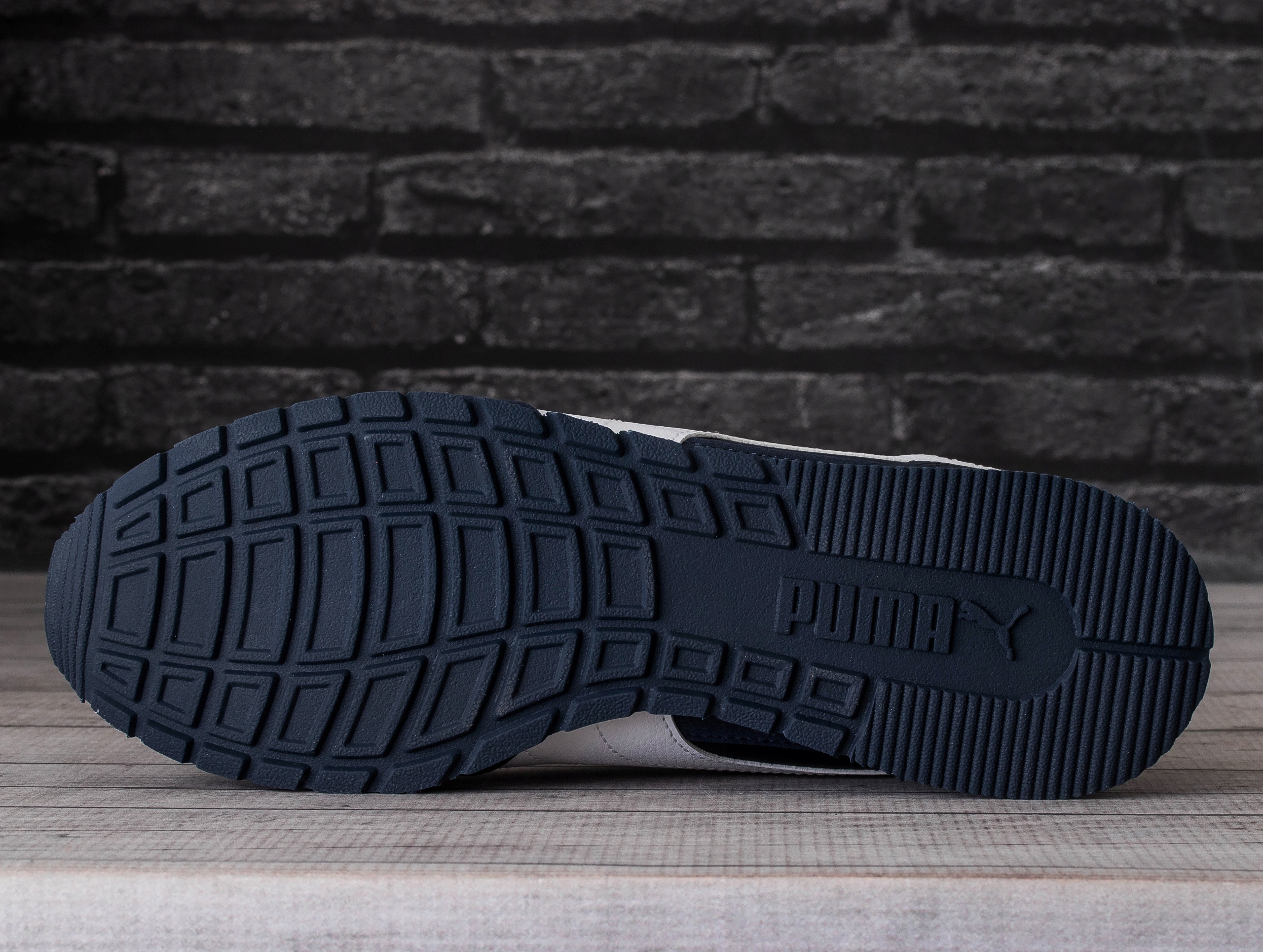 Buty męskie Puma ST RUNNER V3 NL 384857 02 Kod producenta 38485702