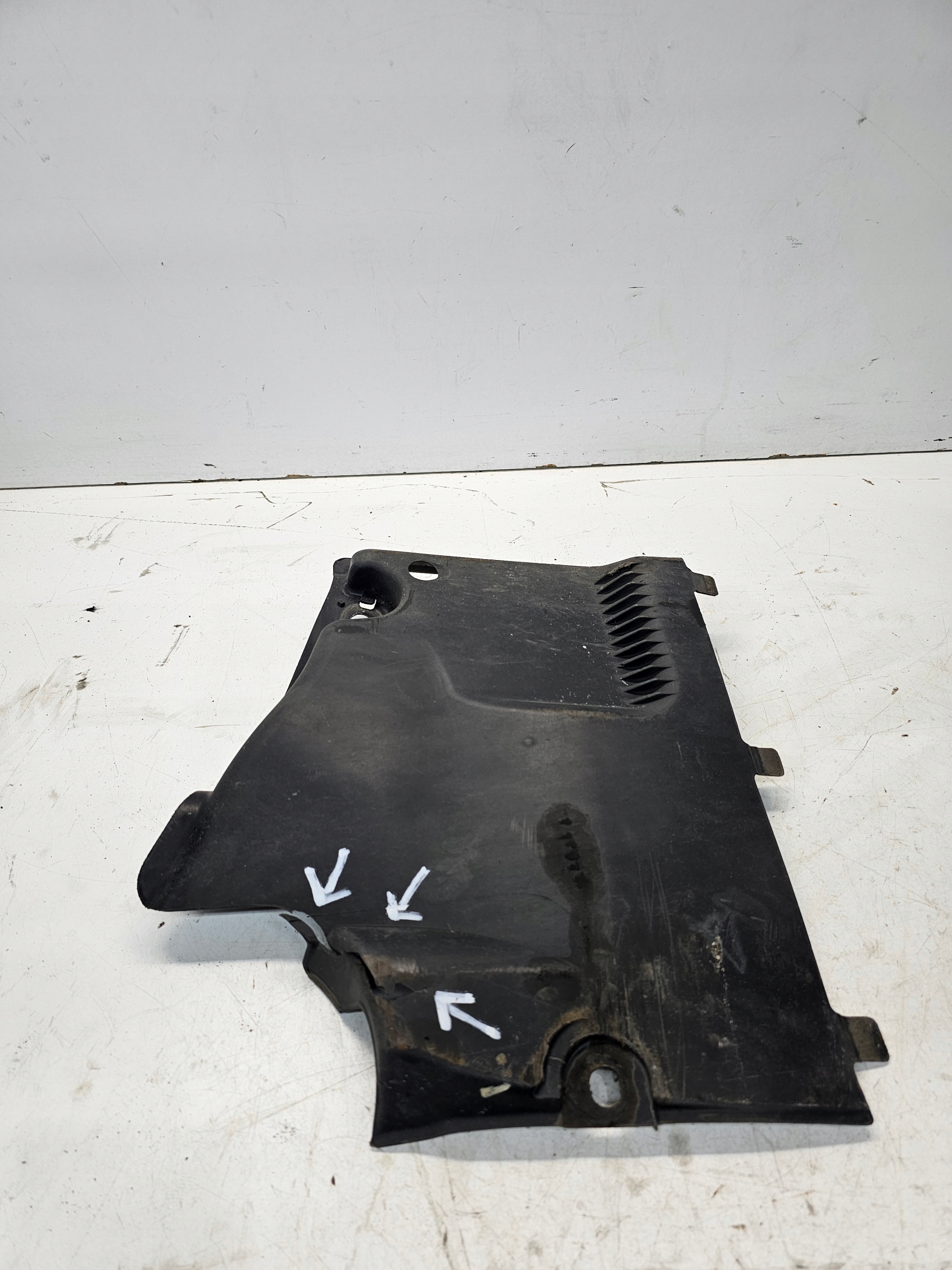 cover cover chassis left AUDI A4 B8 8K0825201E 1/25