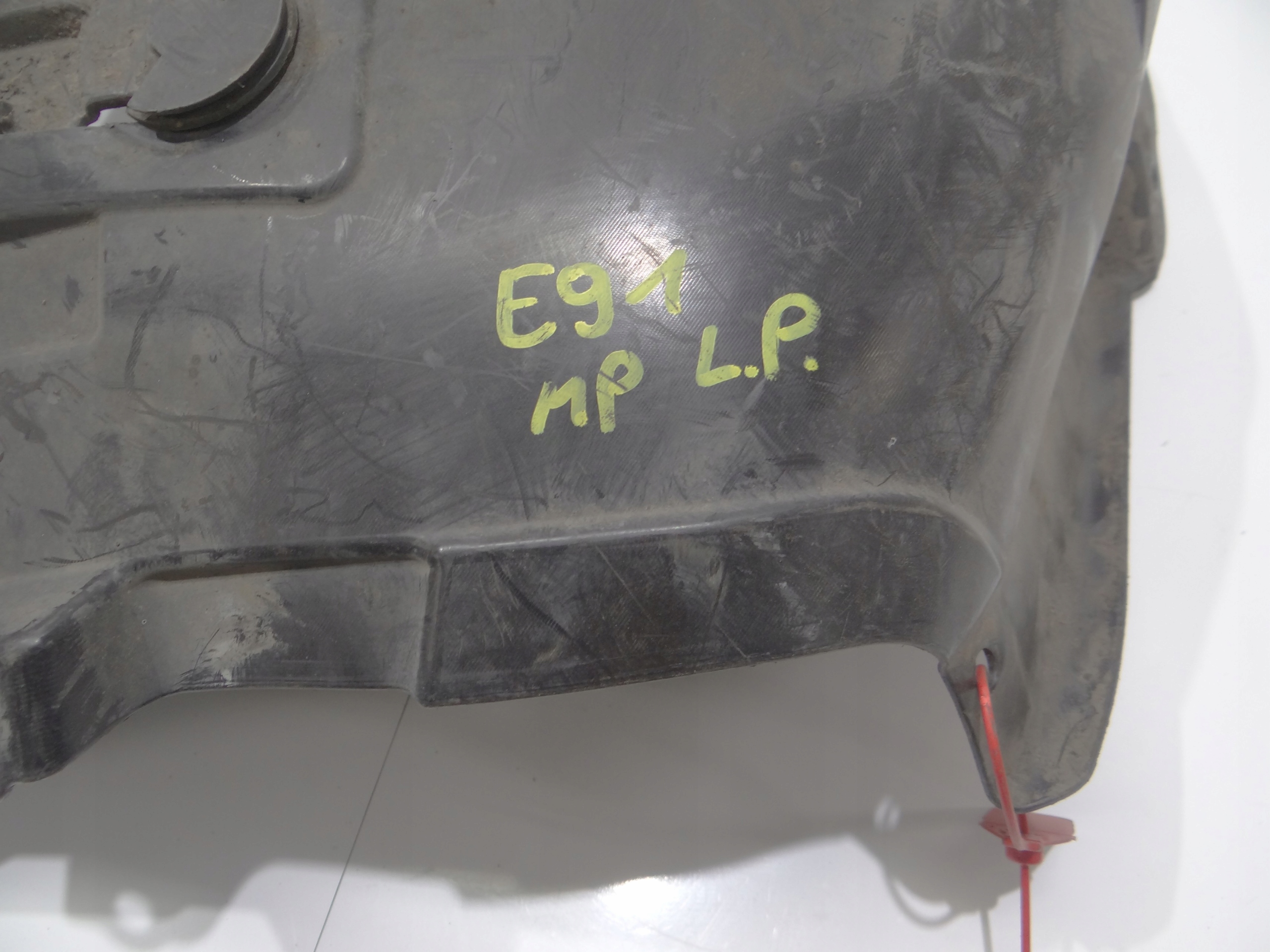 mudguard left front BMW E91 M PAKIET 8040101