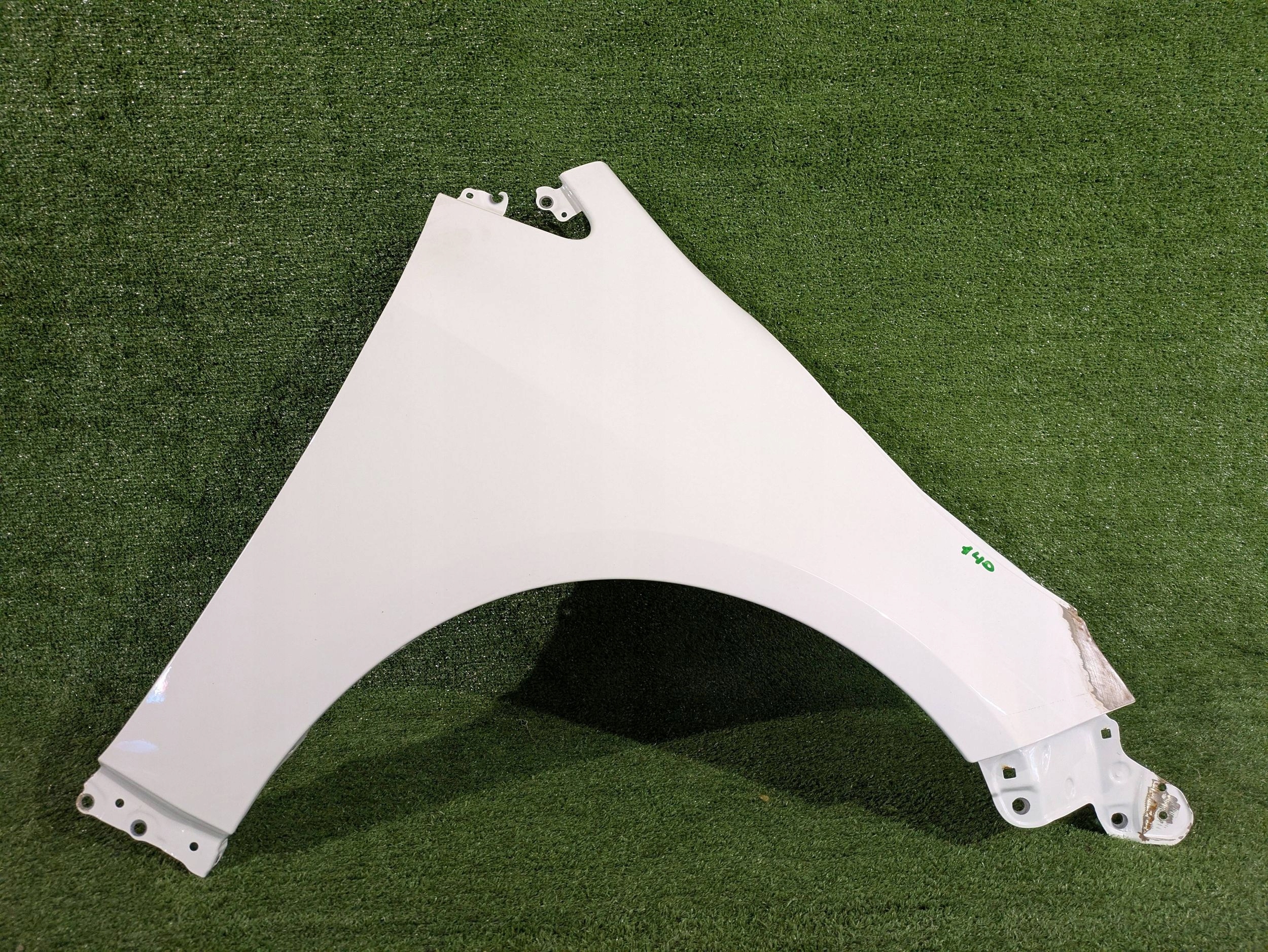 fender front right TOYOTA COROLLA E21 HB KOMBI NR.140