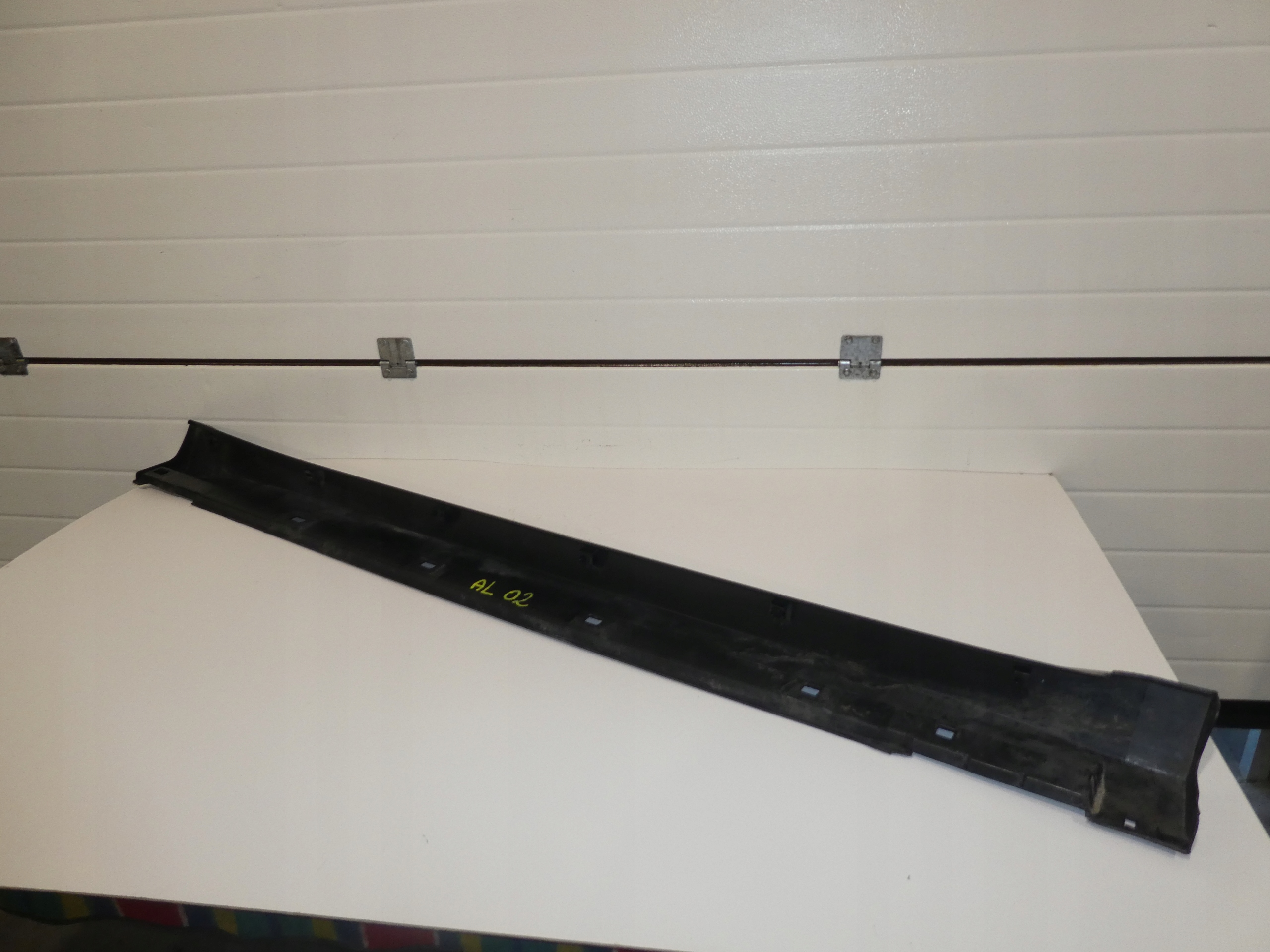 moulding threshold left SUBARU FORESTER III