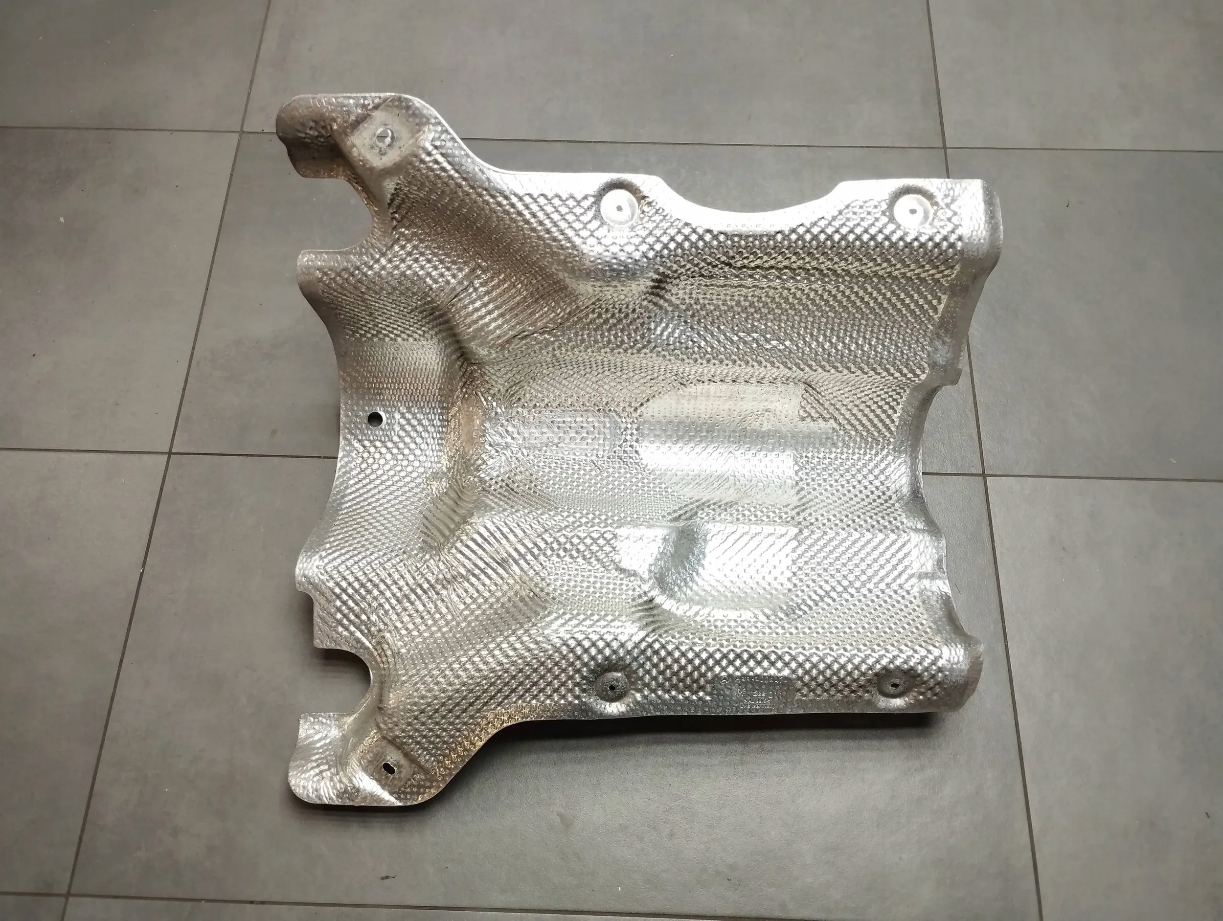 Mercedes-Benz CLS C218 Blende Abdeckung TERMICZNA A2124200147