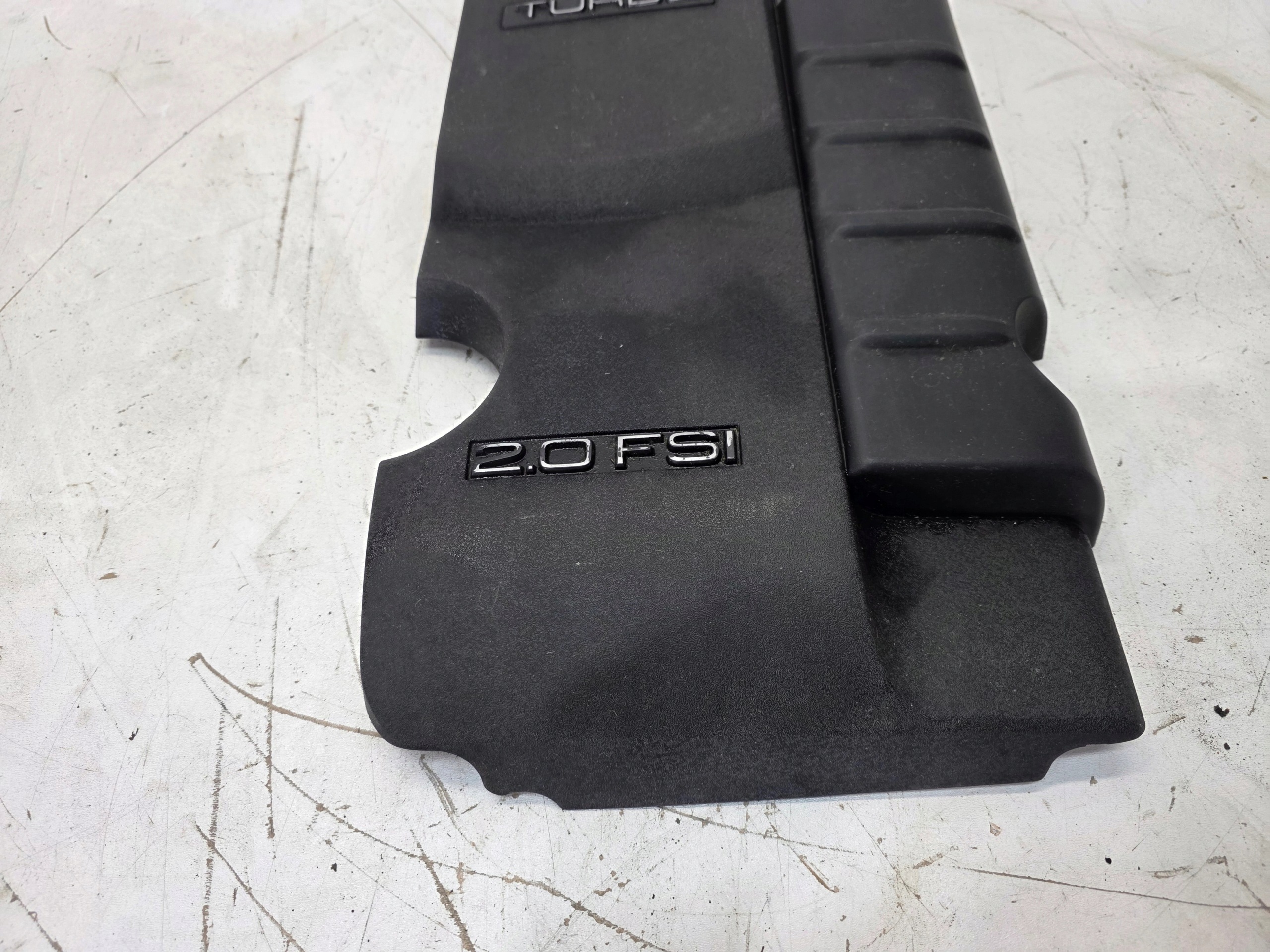 engine housing cover AUDI A6 C6 A4 B7 2.0 TFSI 06D103925A