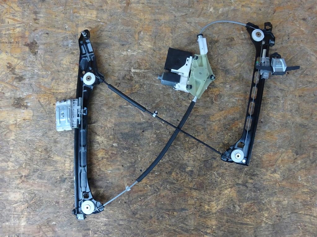 AUDI TT 8J 06-14 PODNOŚNIK MECHANIZM SZYBY LEWY Numer katalogowy części AUDI TT 8J 2006-2014 LEWY