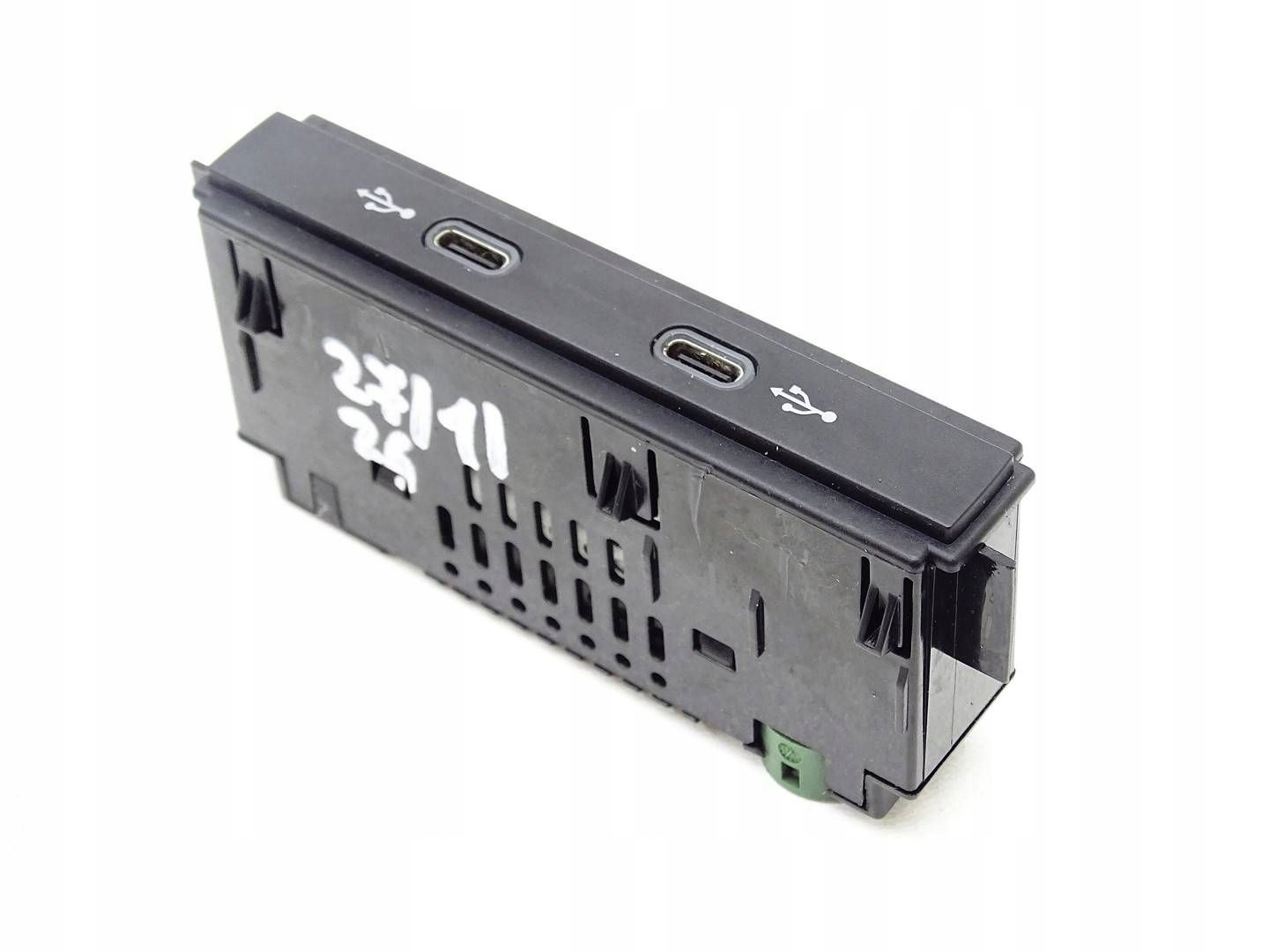 adapter PORT USB VW GOLF 8 VIII CUPRA FORMENTOR 5NA035736