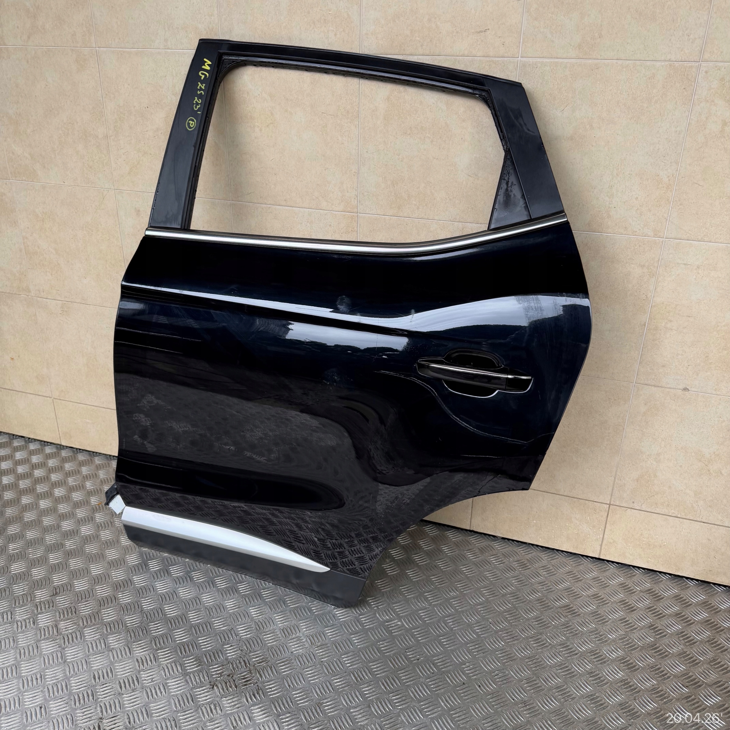 door complete rear. left MG ZS LIFT 2023 ROK