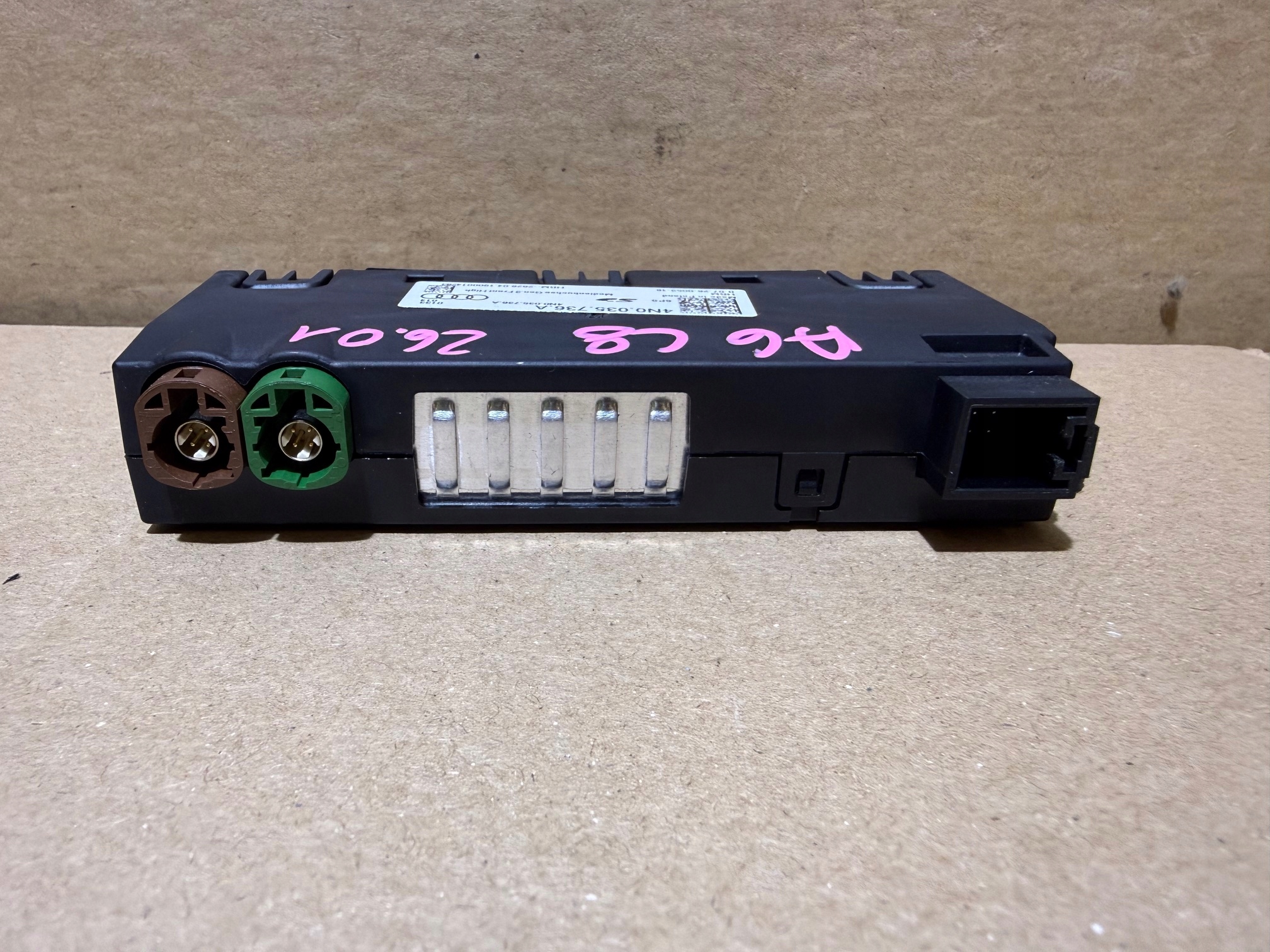AUDI A6 C8 adapter PORT LADOWARKI USB SD SIM 4N0035736A