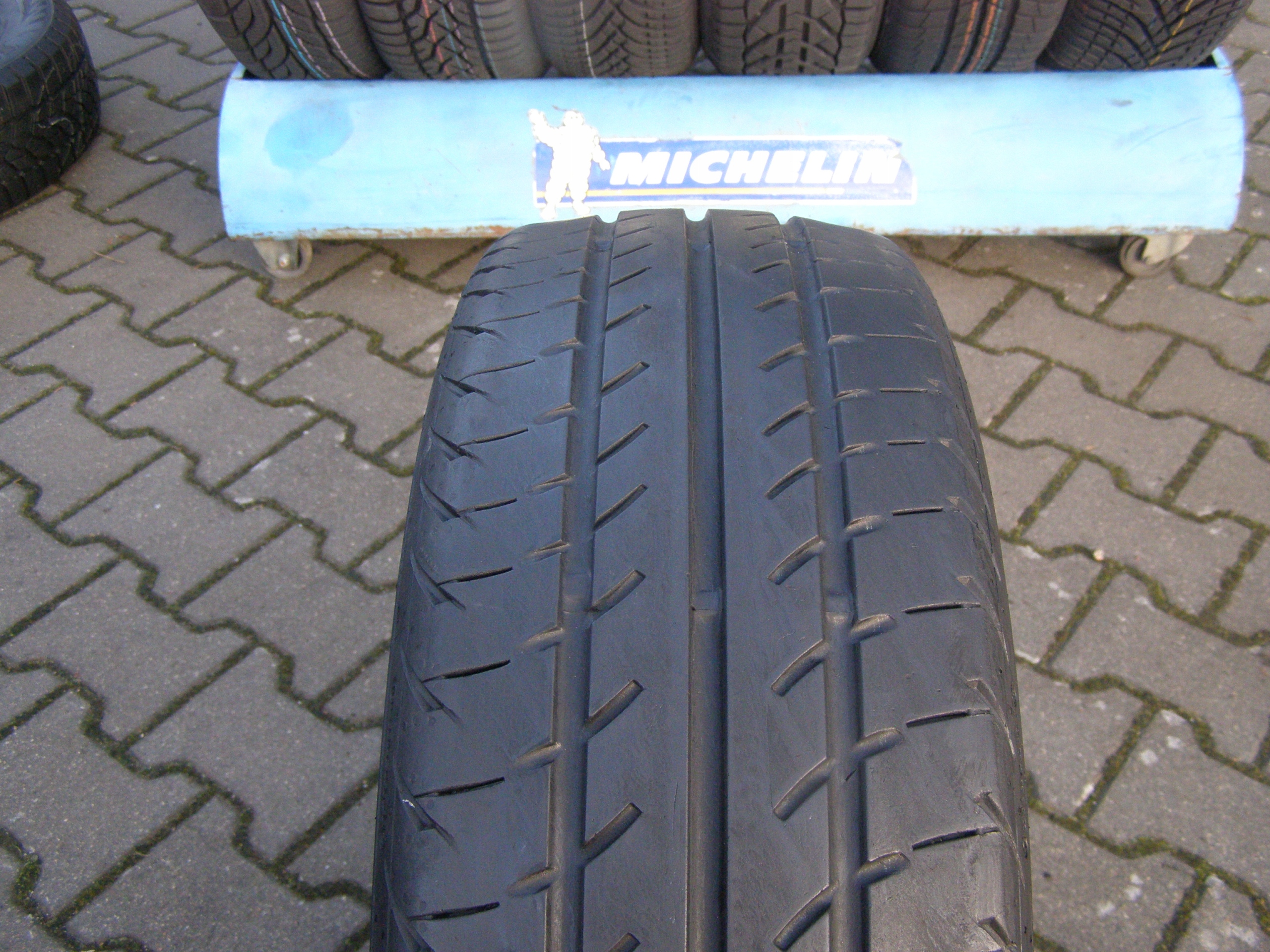 215 65 16C Continental VanEco