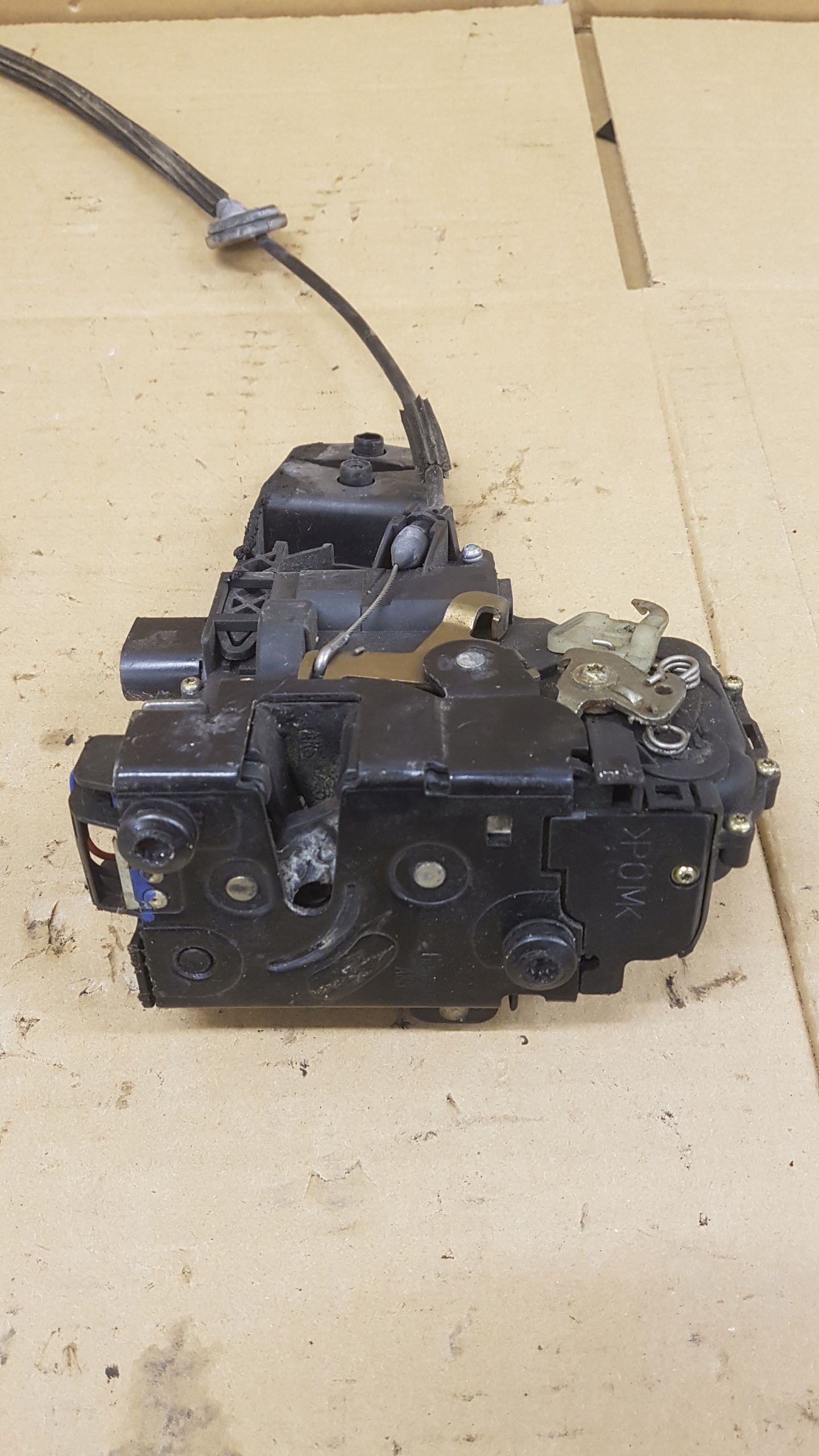 lock door right front VOLKSWAGEN PASSAT B5