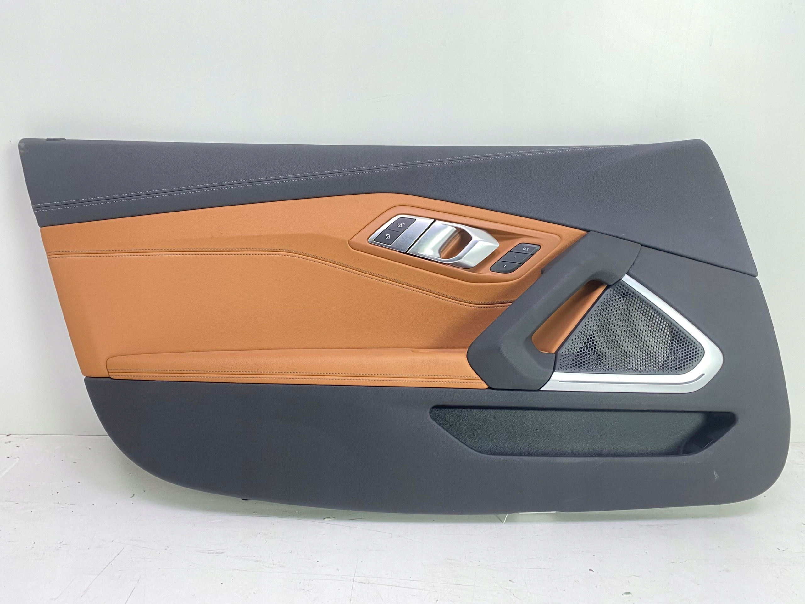 Облицовка бекона левой передней двери BMW Z4 G29