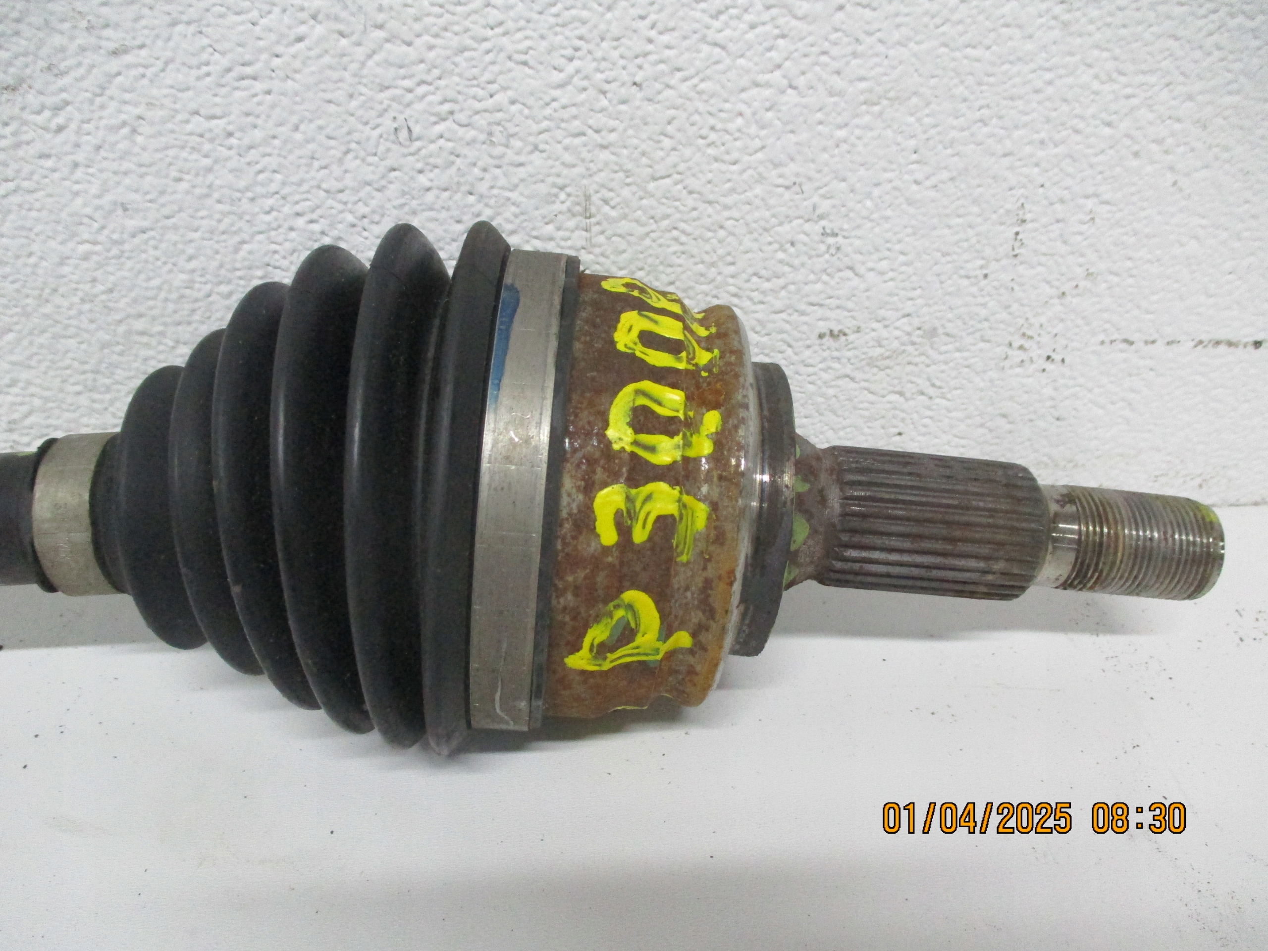 semi-axis left PEUGEOT 5008 III 3008 1,6THP 9837647580 front front