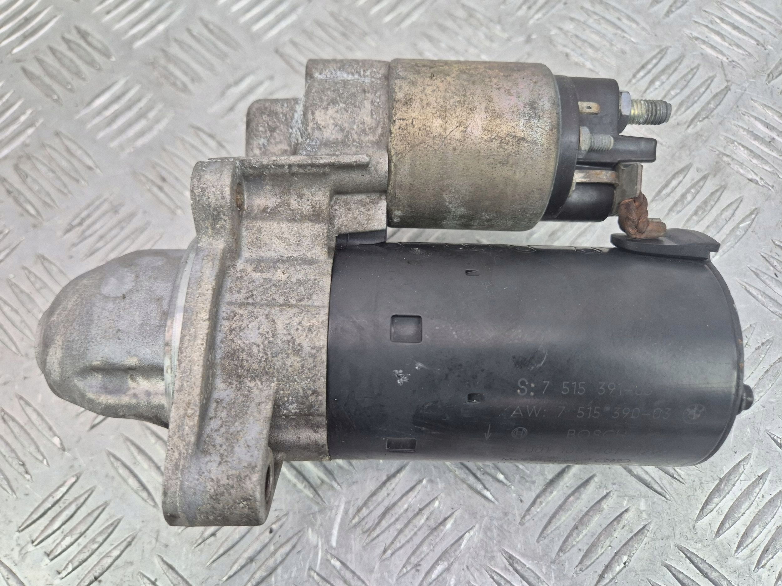 BMW 3 E90 E91 320i starter N43B20AA 7515391