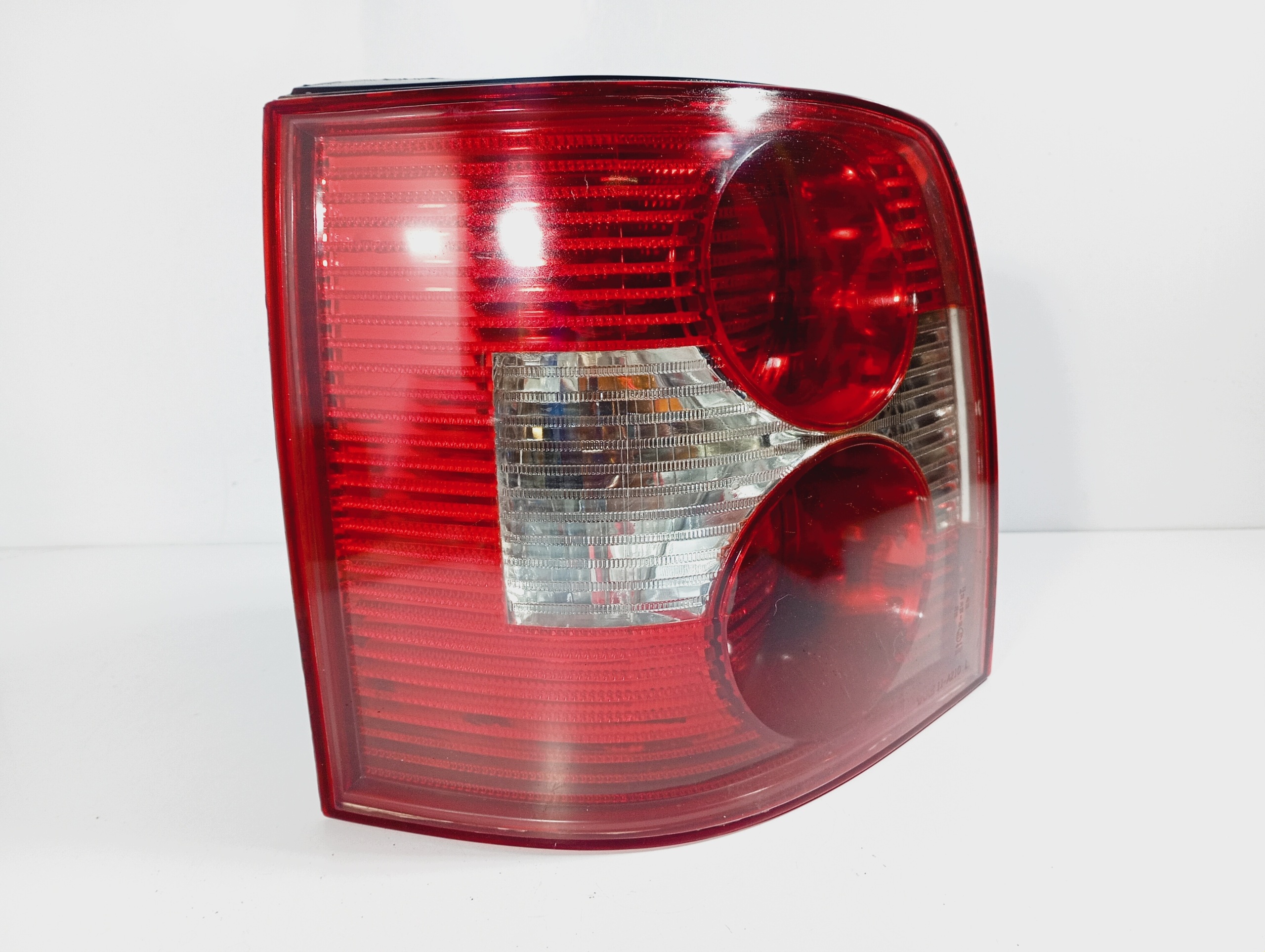 light left rear rear part OE 11A210B VW PASSAT B5 00-05