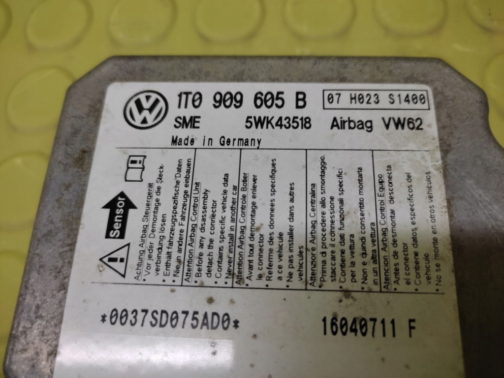 VW TOURAN und FSI SENSOR AIR BAG 1T0909605B