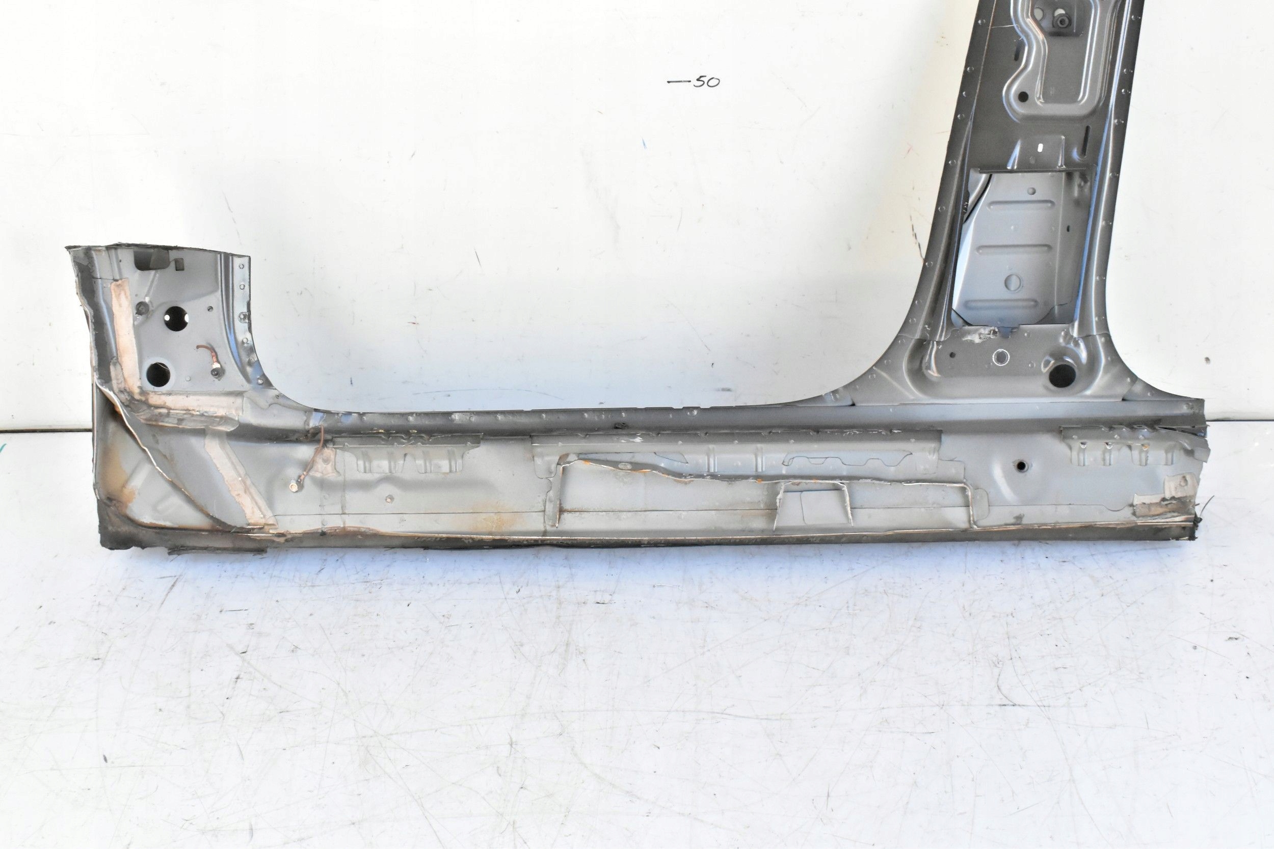 PRÓG PRAWY PRZÓD SŁUPEK AUDI A3 8V 5DRZWI SPORTBAC Jakość części (zgodnie z GVO) Q - oryginał z logo producenta części (OEM, OES)