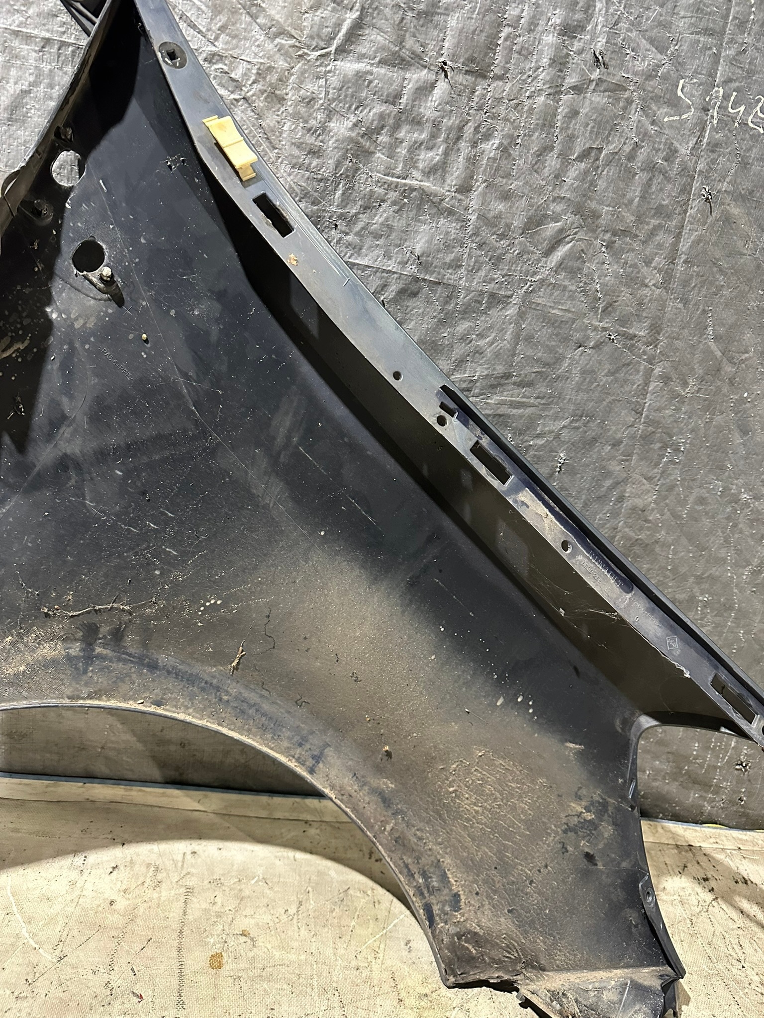 fender left front RENAULT CLIO III