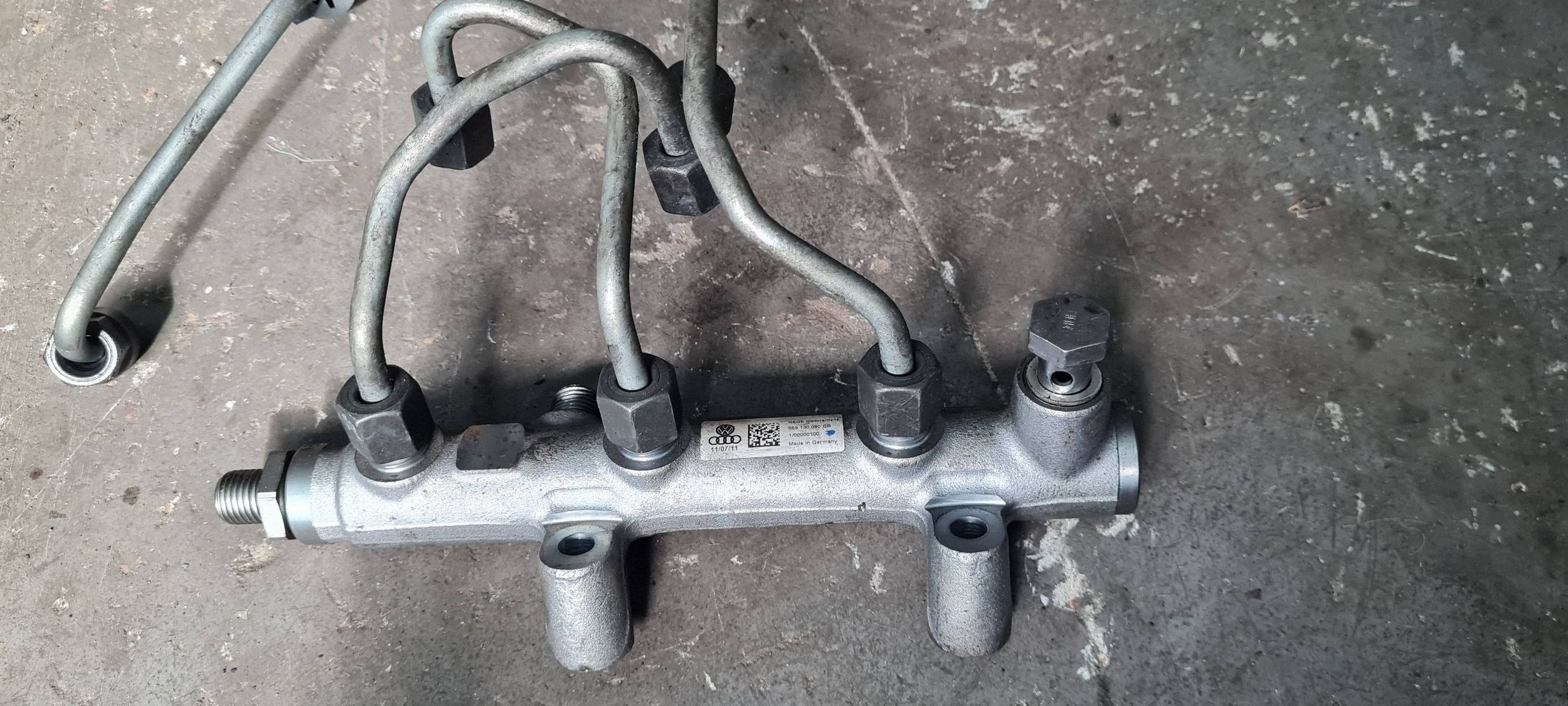 A7 4G lišta lišty WTRYSKOWE 3.0 TDI 059130089B 059130090CB A6 C7 4G A4 B8
