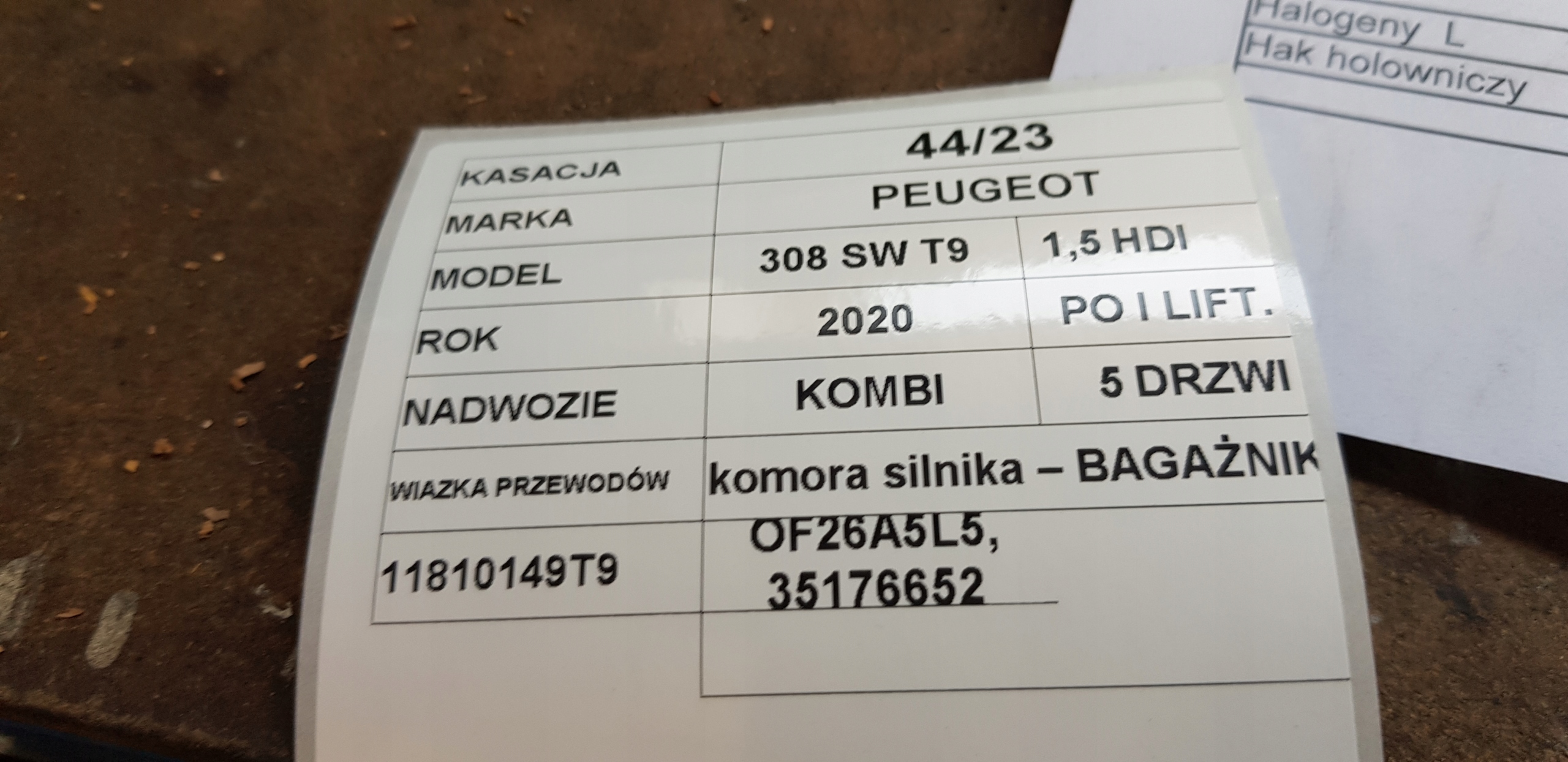 Inst. komora boot Peugeot 308 SW T9 9806192580