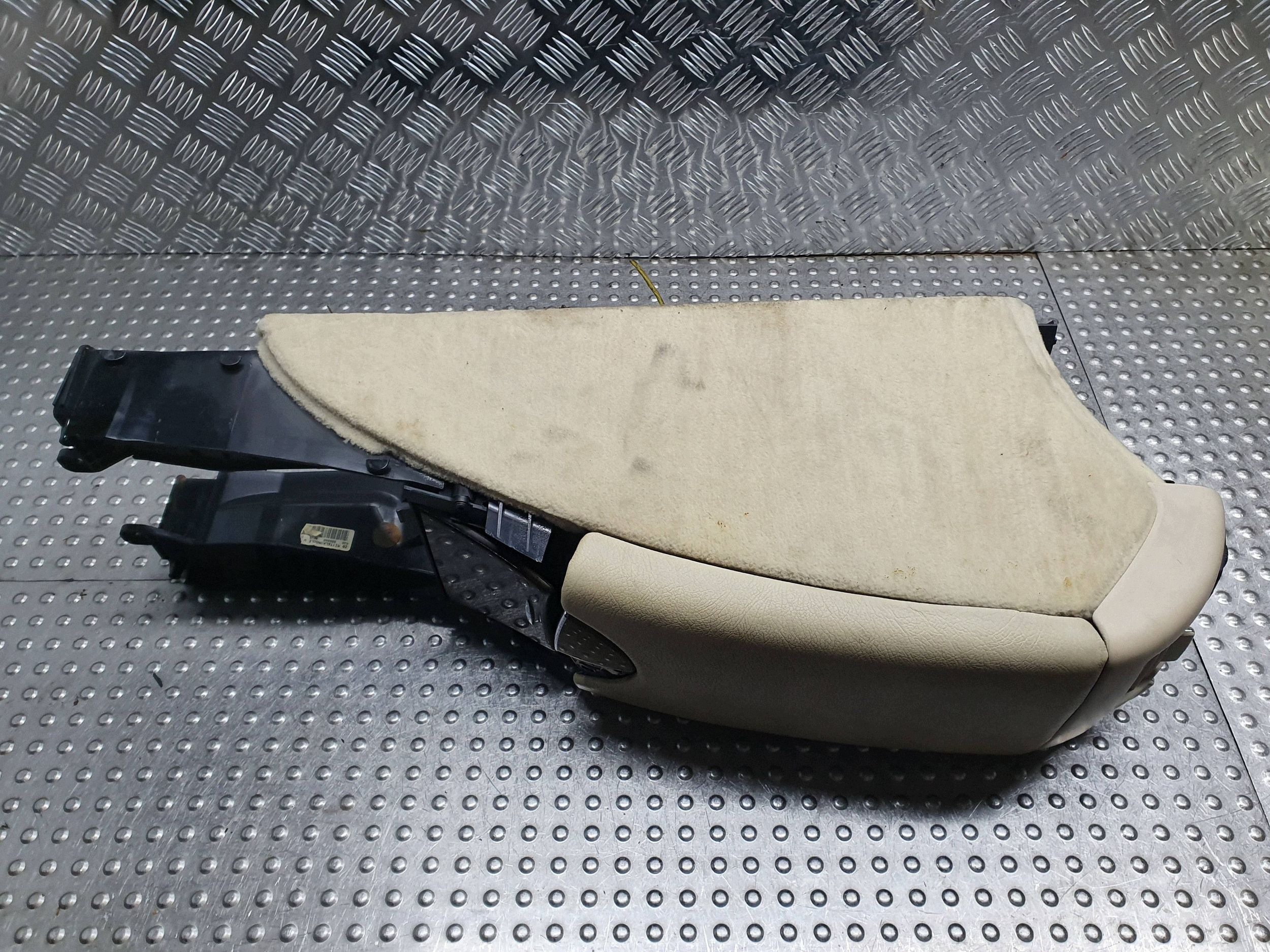 TUNEL central console armrest A2116800250 A2116800350 MERCEDES W211